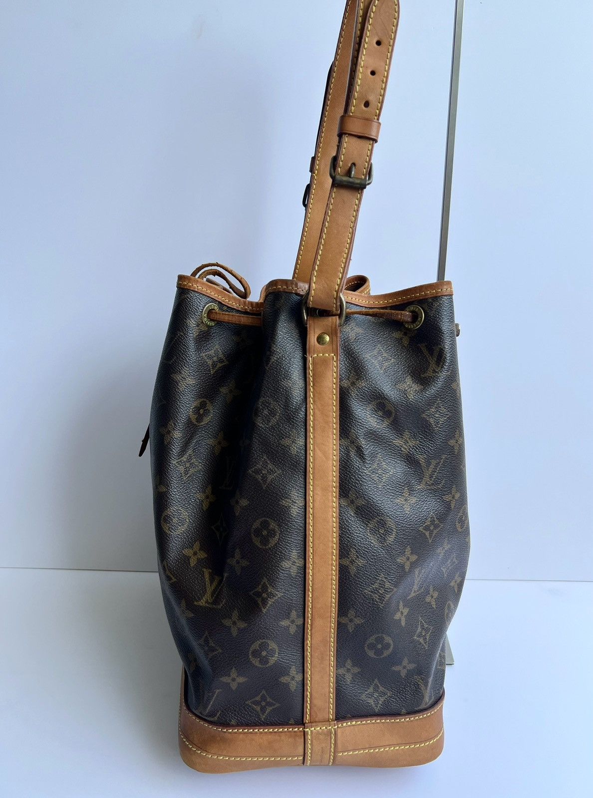 Louis Vuitton Louis Vuitton Noe GM Monogram Bucket Bag Size ONE SIZE - 5 Thumbnail