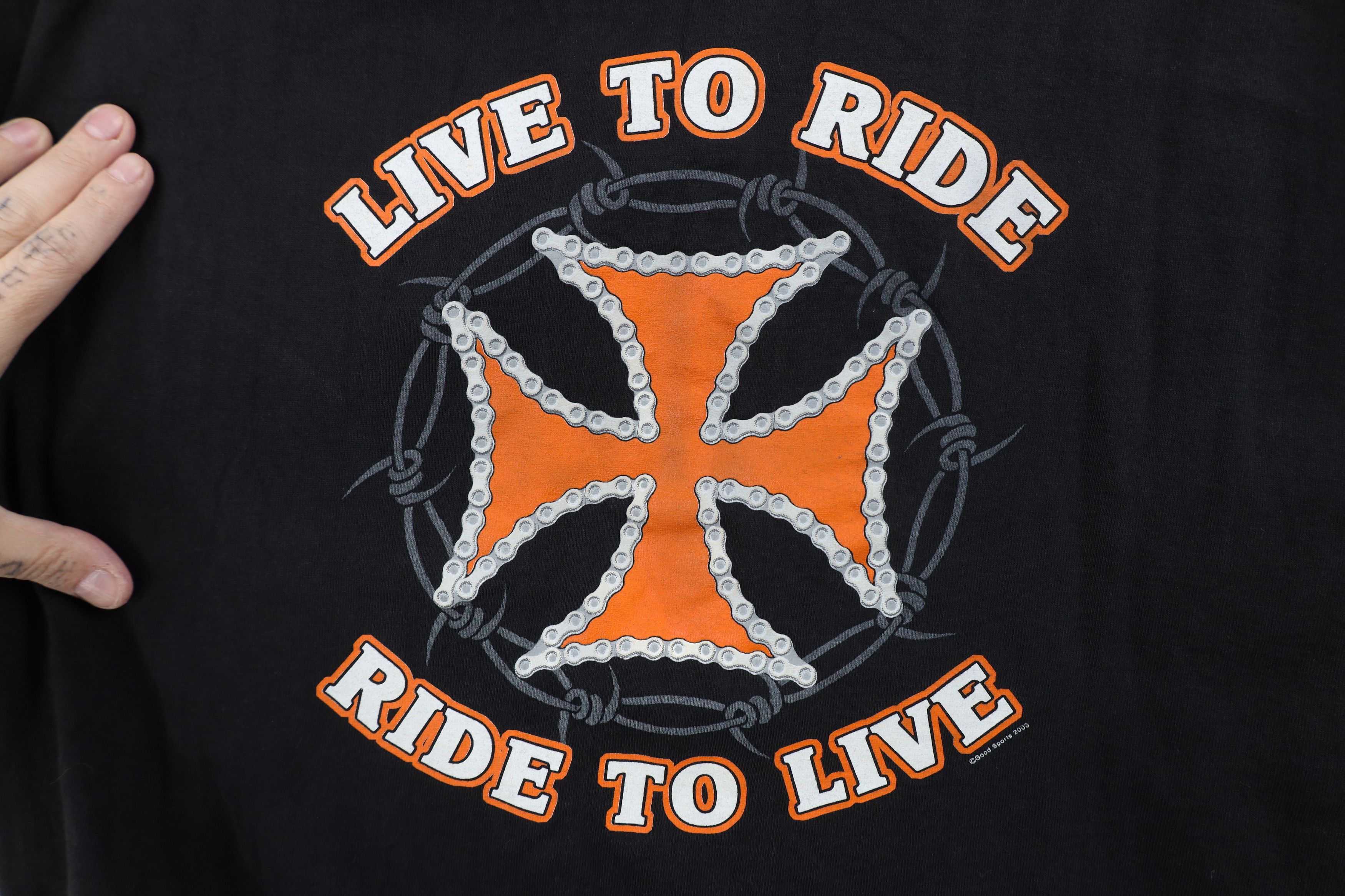 Vintage Vintage Y2K Streetwear Wire Iron Cross Motorcycle T-Shirt Size US L / EU 52-54 / 3 - 4 Thumbnail