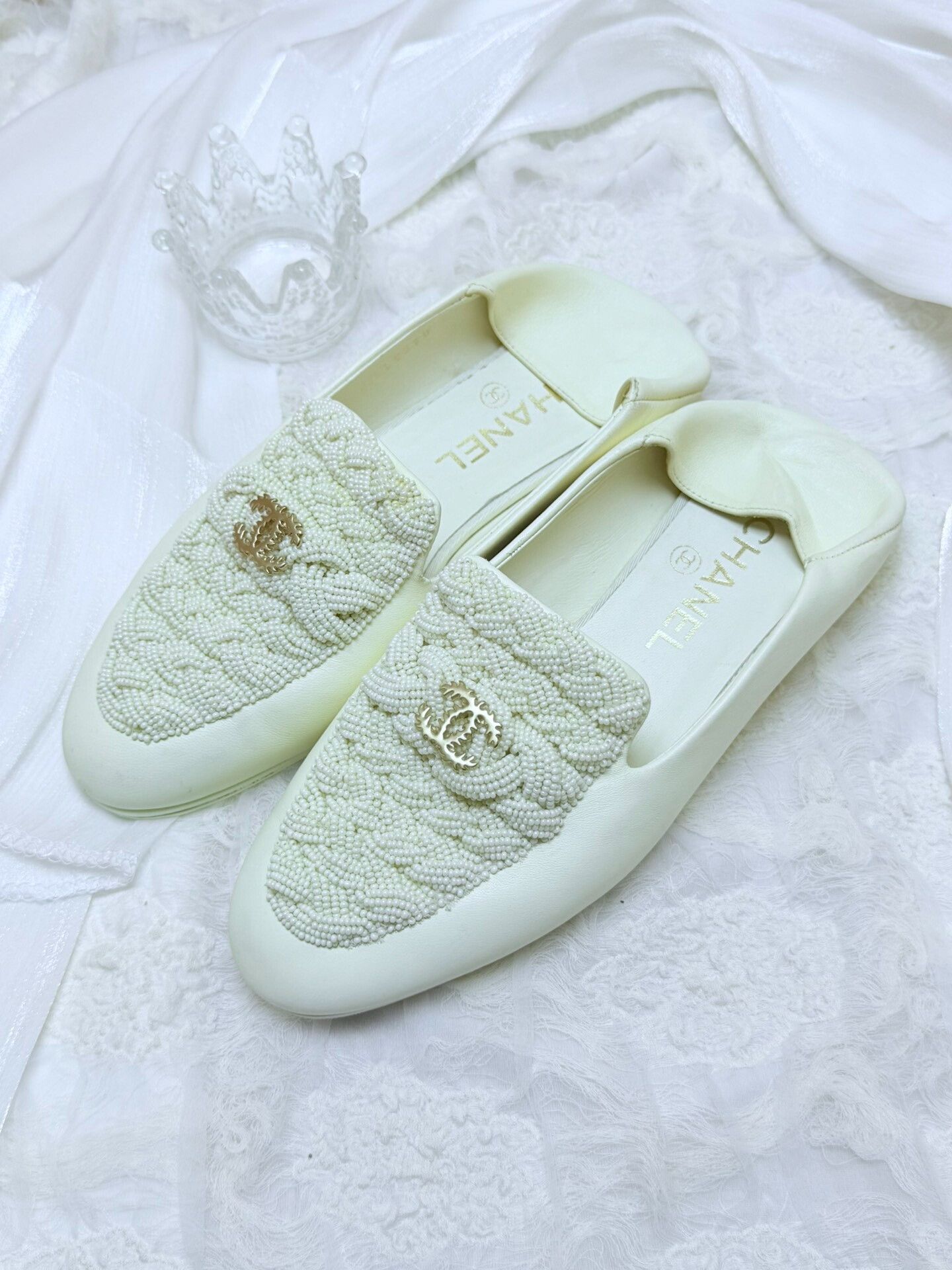 Chanel Chanel Leather White Lowtop Sneakers us_6 Women Size US 6 / IT 36 - 1 Thumbnail