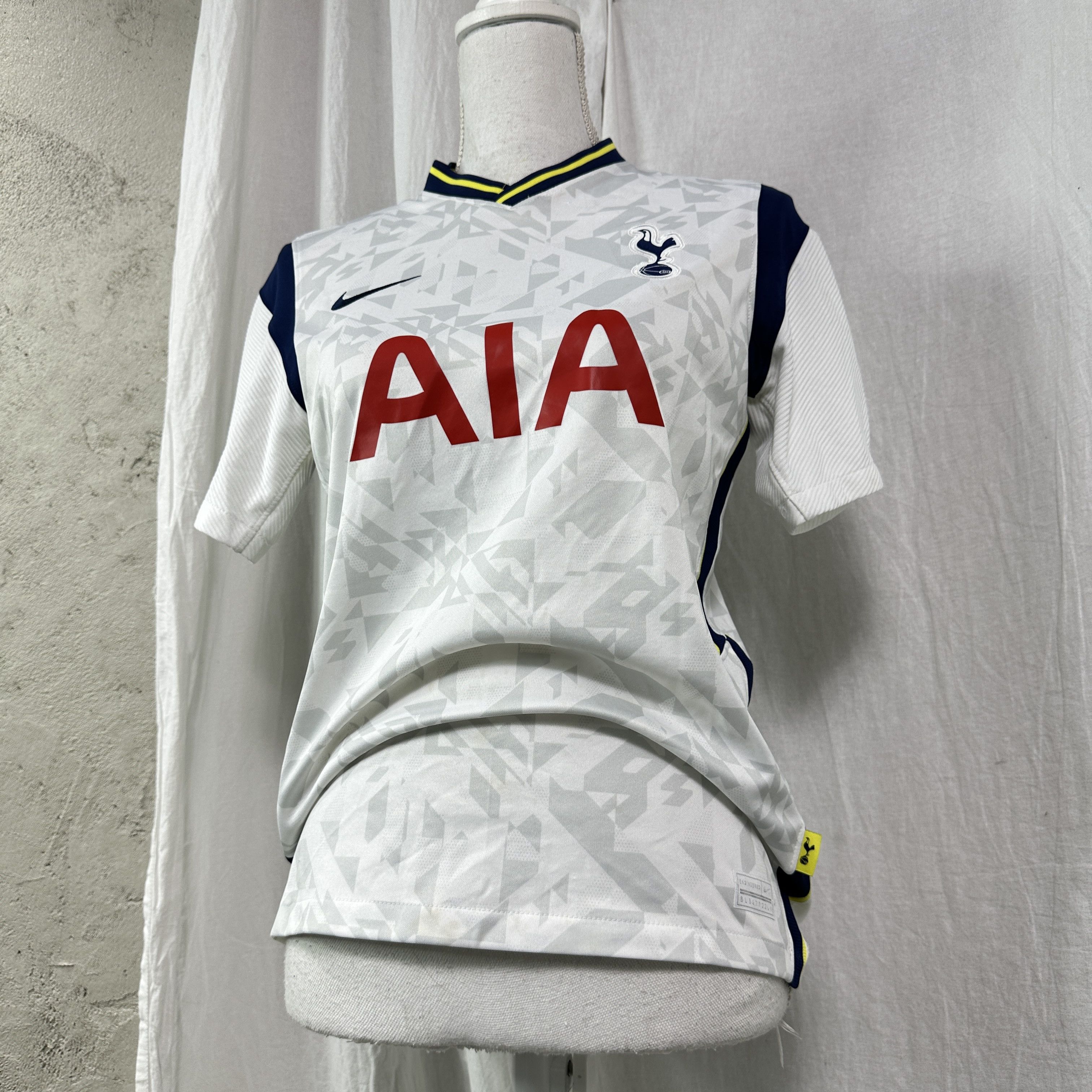 Nike Vintage Sporty Streetwear Nike Tottenham 20/21 Jersey Y2K Size US S / EU 44-46 / 1 - 7 Thumbnail