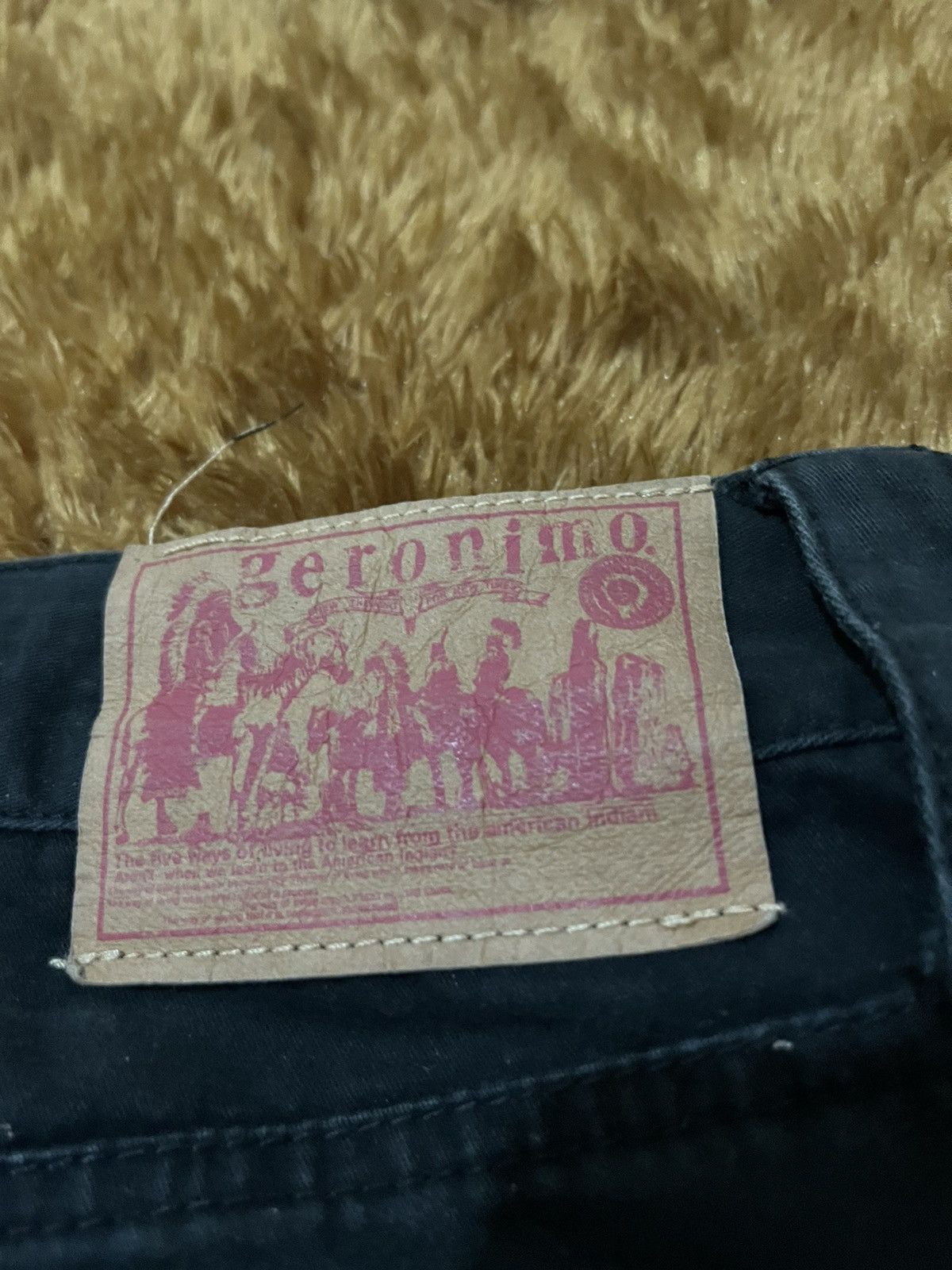Japanese Brand 2001 GERONIMO LEGEND RUGGED SPIRIT OF INDIAN Shortspants Size US 34 / EU 50 - 8 Thumbnail