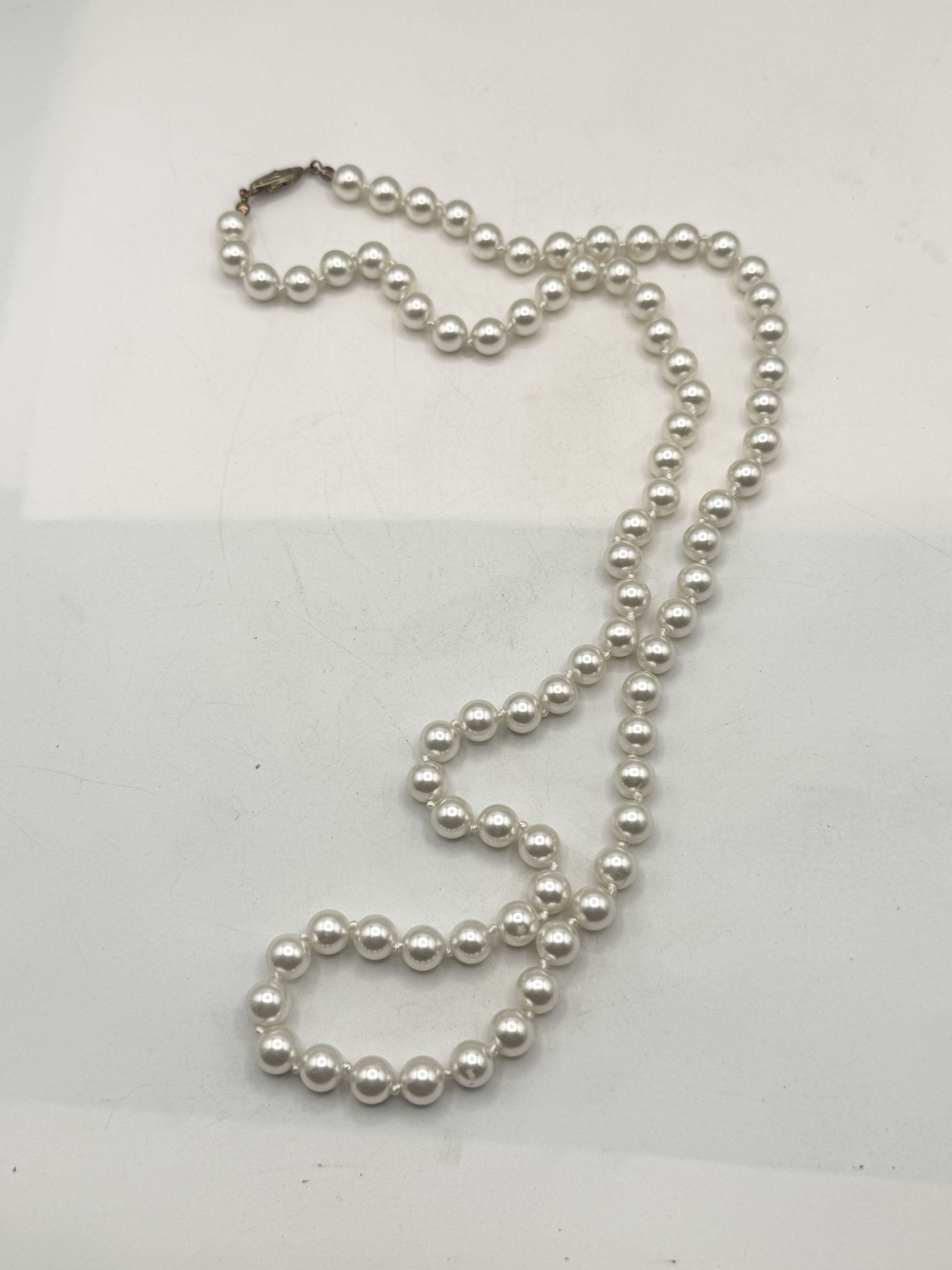 Vintage Vintage faux pearl gold tone clasp necklace Size ONE SIZE - 2 Thumbnail