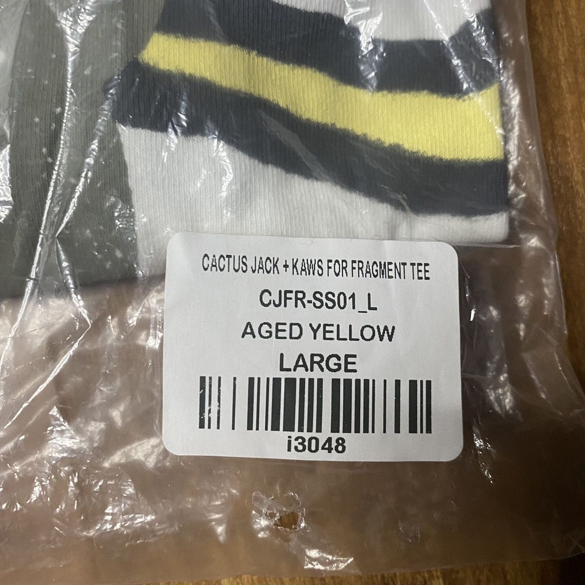 Kaws × Travis Scott Brand New Kaws x Travis x Fragment Aged Yellow Tee Size US L / EU 52-54 / 3 - 2 Thumbnail