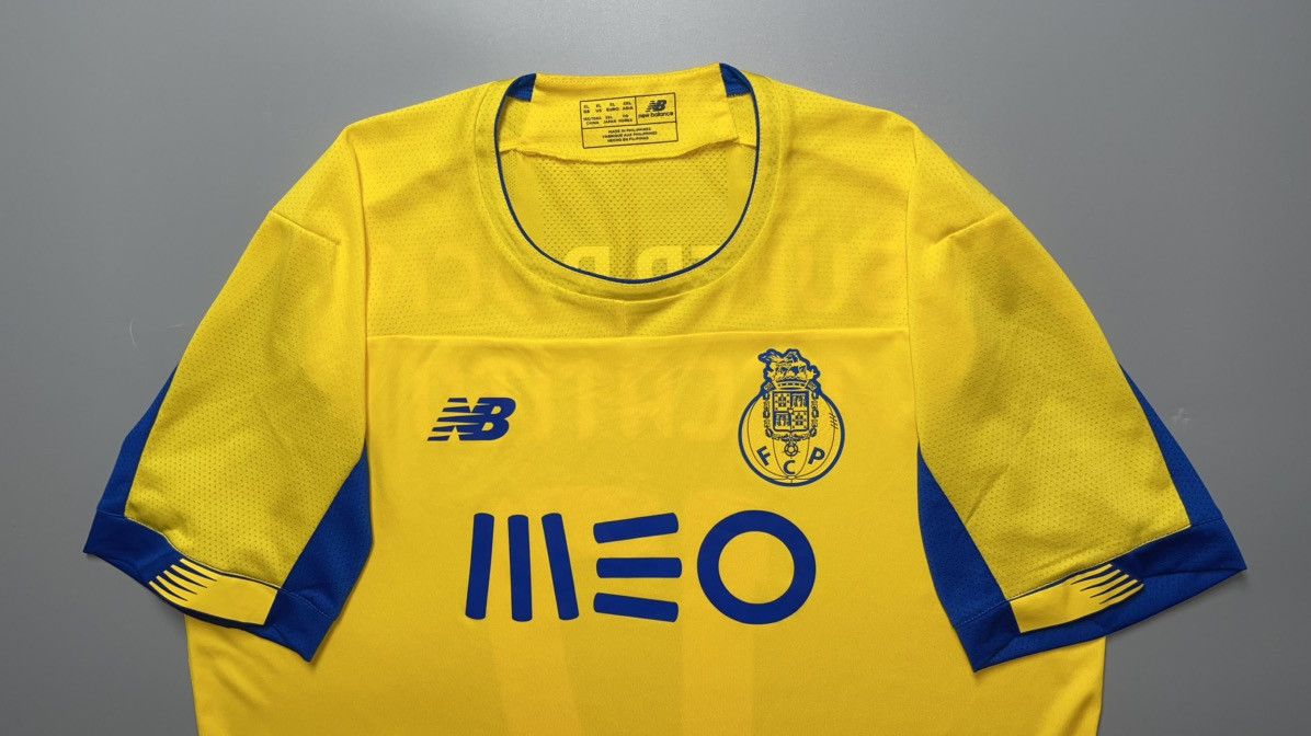 New Balance PORTO NEW BALANCE 2019/2020 FOOTBALL AWAY JERSEY #17 CORONA Size US XL / EU 56 / 4 - 3 Thumbnail