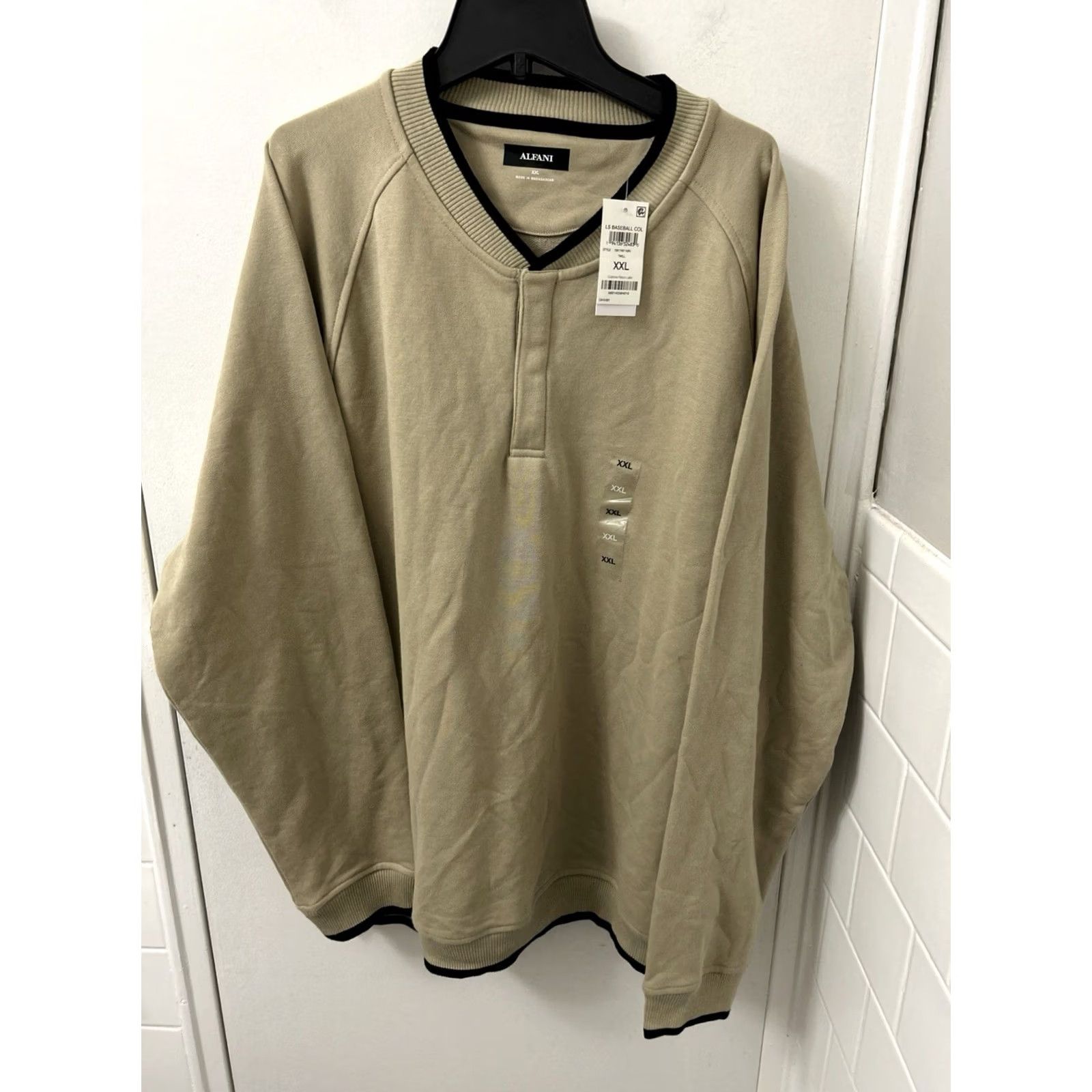 Alfani VINTAGE Alfani Sweatshirt Mens 2XL Beige Henley Baseball Pullover L/S NWT Size US XXL / EU 58 / 5 - 2 Thumbnail