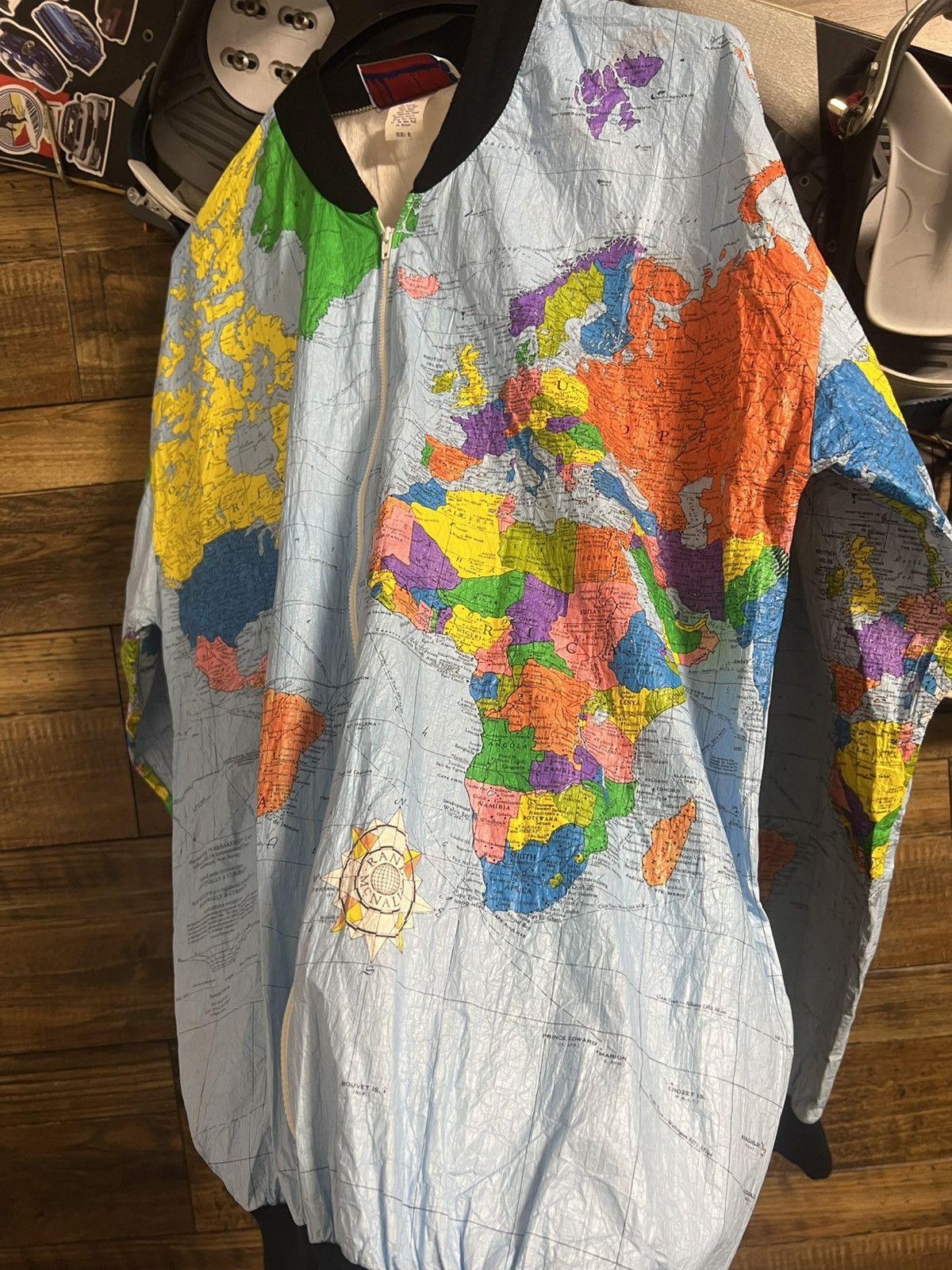 Vintage TY BREAKERS Vintage Wearin’ The World Tyvek Map 90s Jacket Size US L / EU 52-54 / 3 - 11 Thumbnail