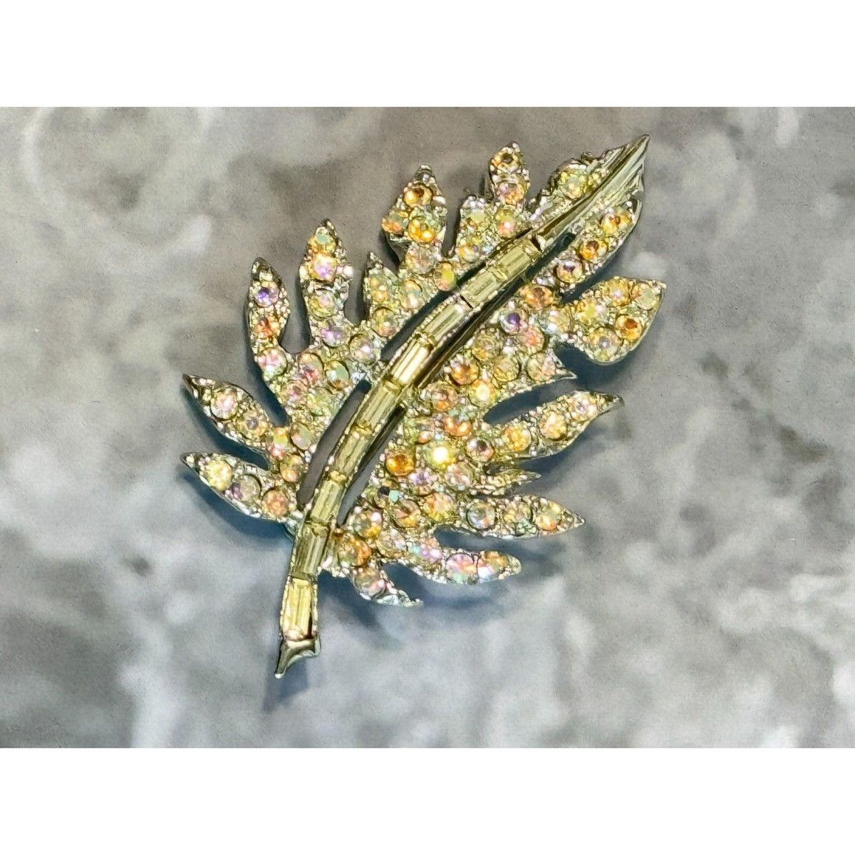 Vintage Stunning Sparkling Jeweled Faceted Rhinestones Silver Leaf Size ONE SIZE - 2 Thumbnail