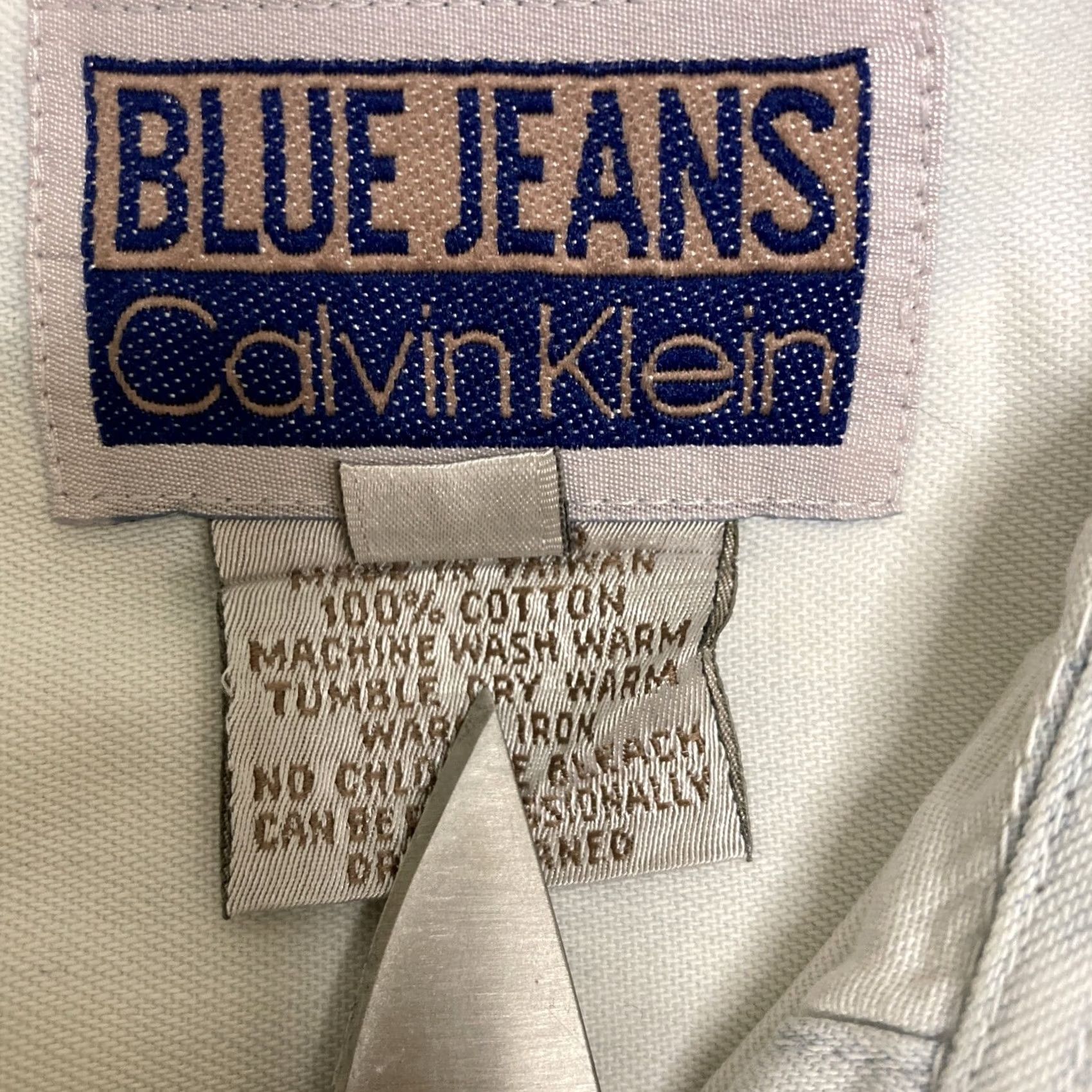 Vintage VINTAGE Calvin Klein Button-Up Shirt Denim Cotton Blue Jean M Men Long Sleeve Spread Collar Faded White/blue Size US M / EU 48-50 / 2 - 3 Thumbnail