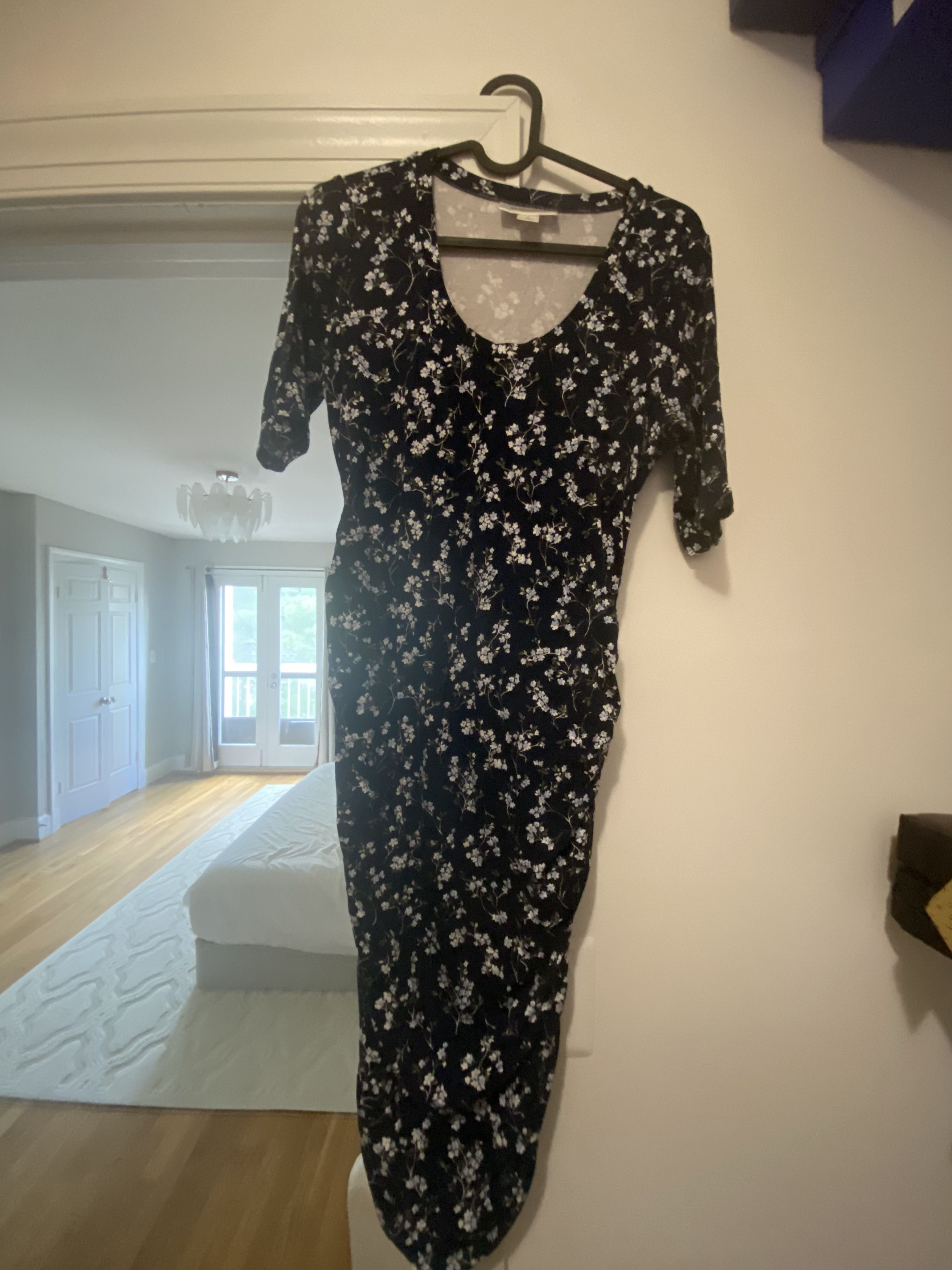 Other MOTHERHOOD MATERNITY Navy Floral Dress Sz Small Short Sleeve Size S / US 4 / IT 40 - 1 Thumbnail