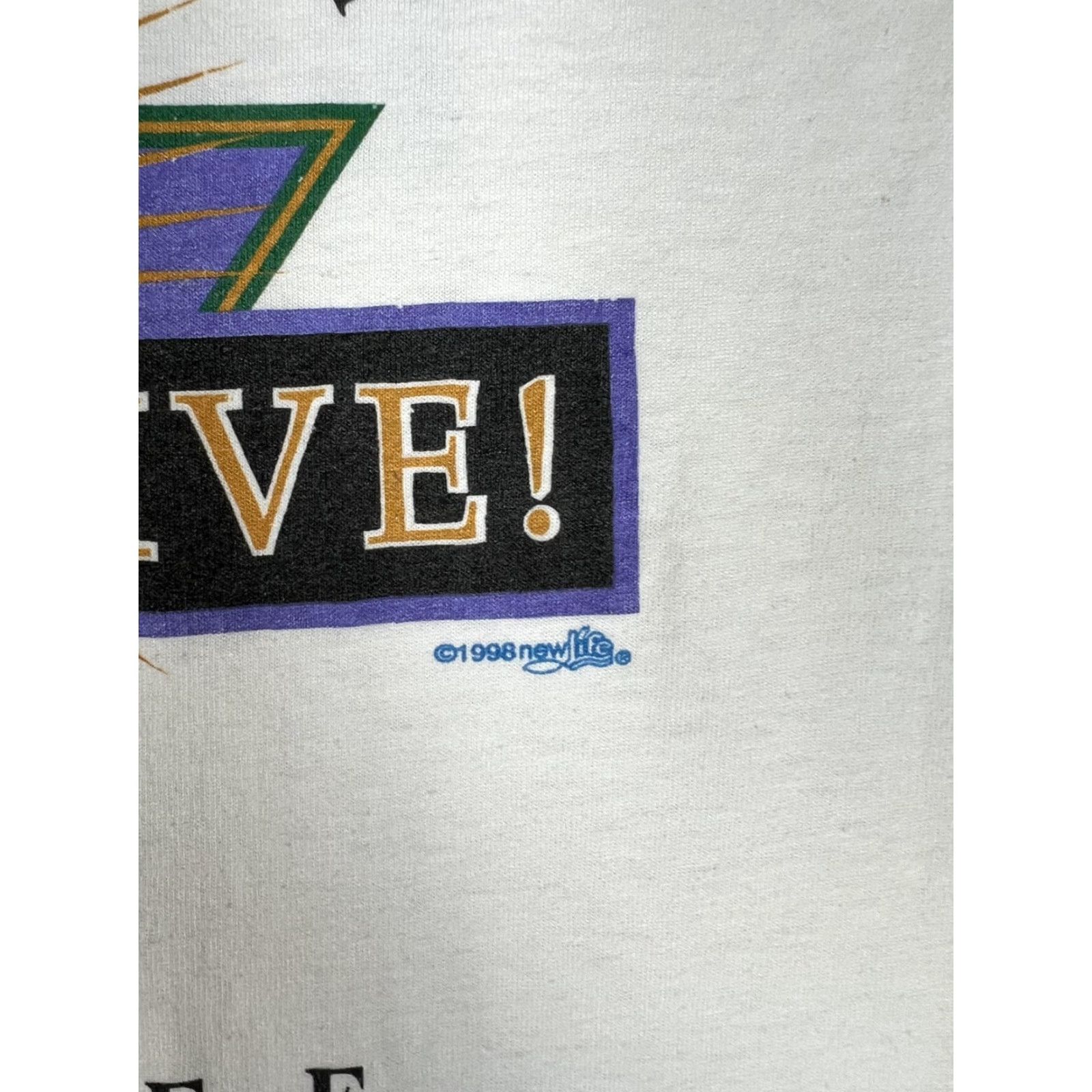 Fruit Of The Loom VINTAGE Christ Is Alive Shirt Mens Large White Christian Baptist Church 1990s Size US L / EU 52-54 / 3 - 3 Thumbnail