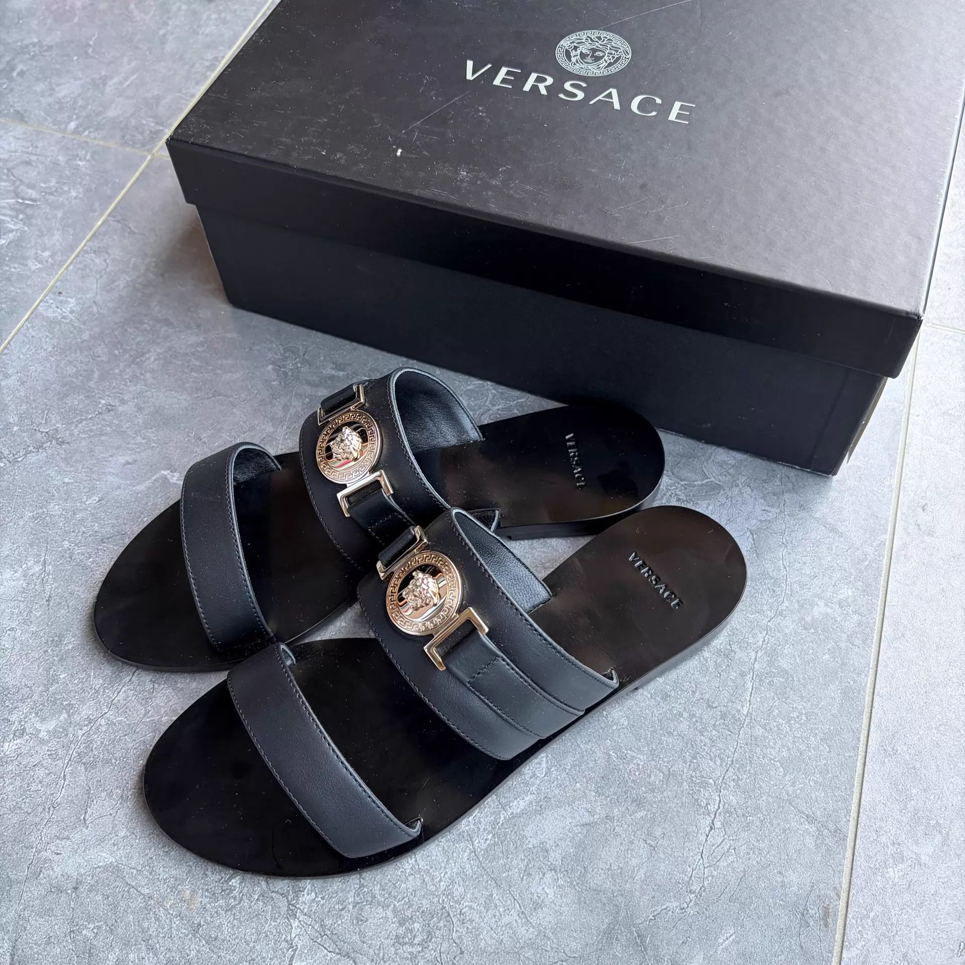 Versace Versace Women's 35 Sandal New Worn Once Box Size US 4.5 / IT 34.5 - 1 Thumbnail