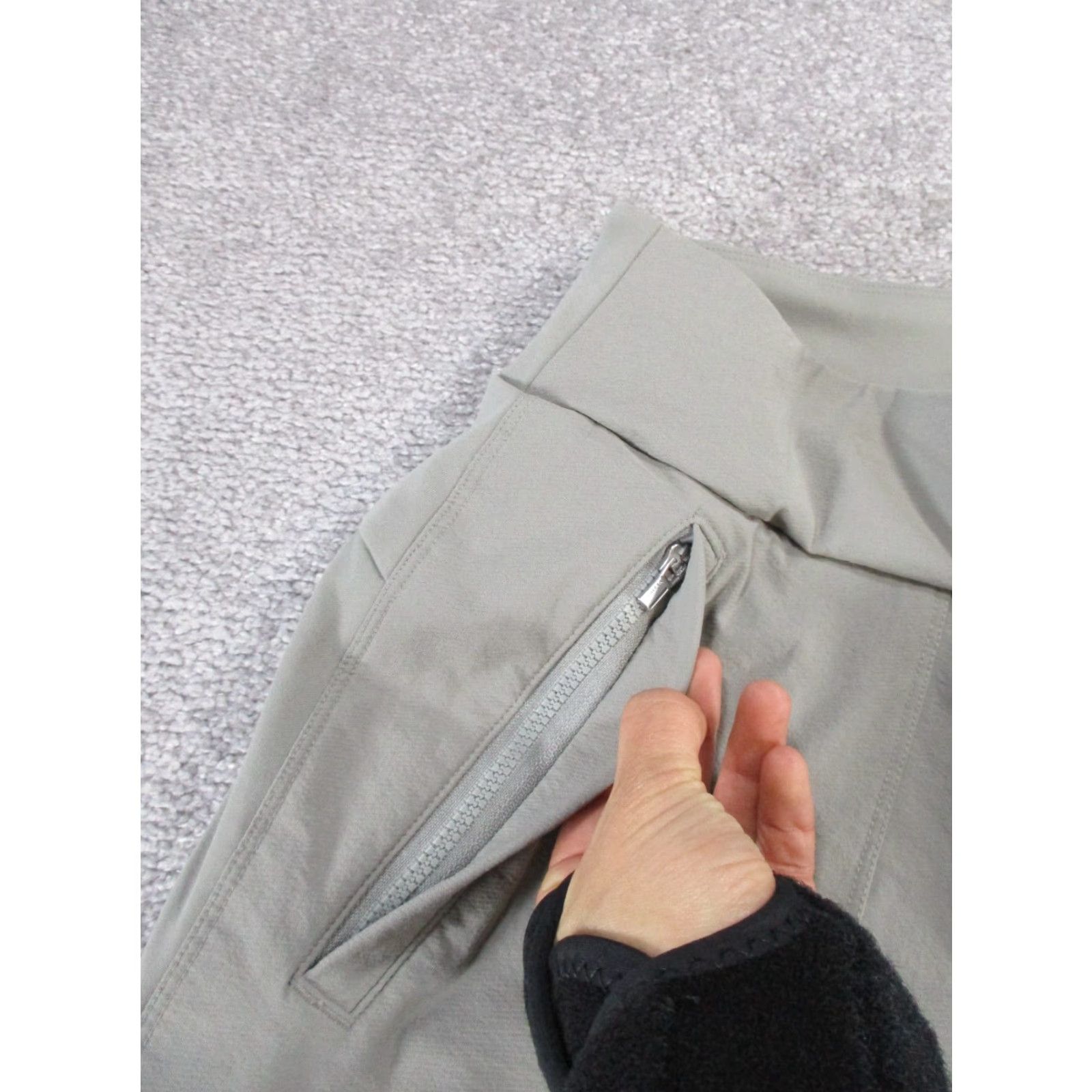 Athleta Athleta Pants Womens 6 Gray High Rise Cargo Tights Athleisure City Activewear 90s? Size 28" / US 6 / IT 42 - 4 Thumbnail