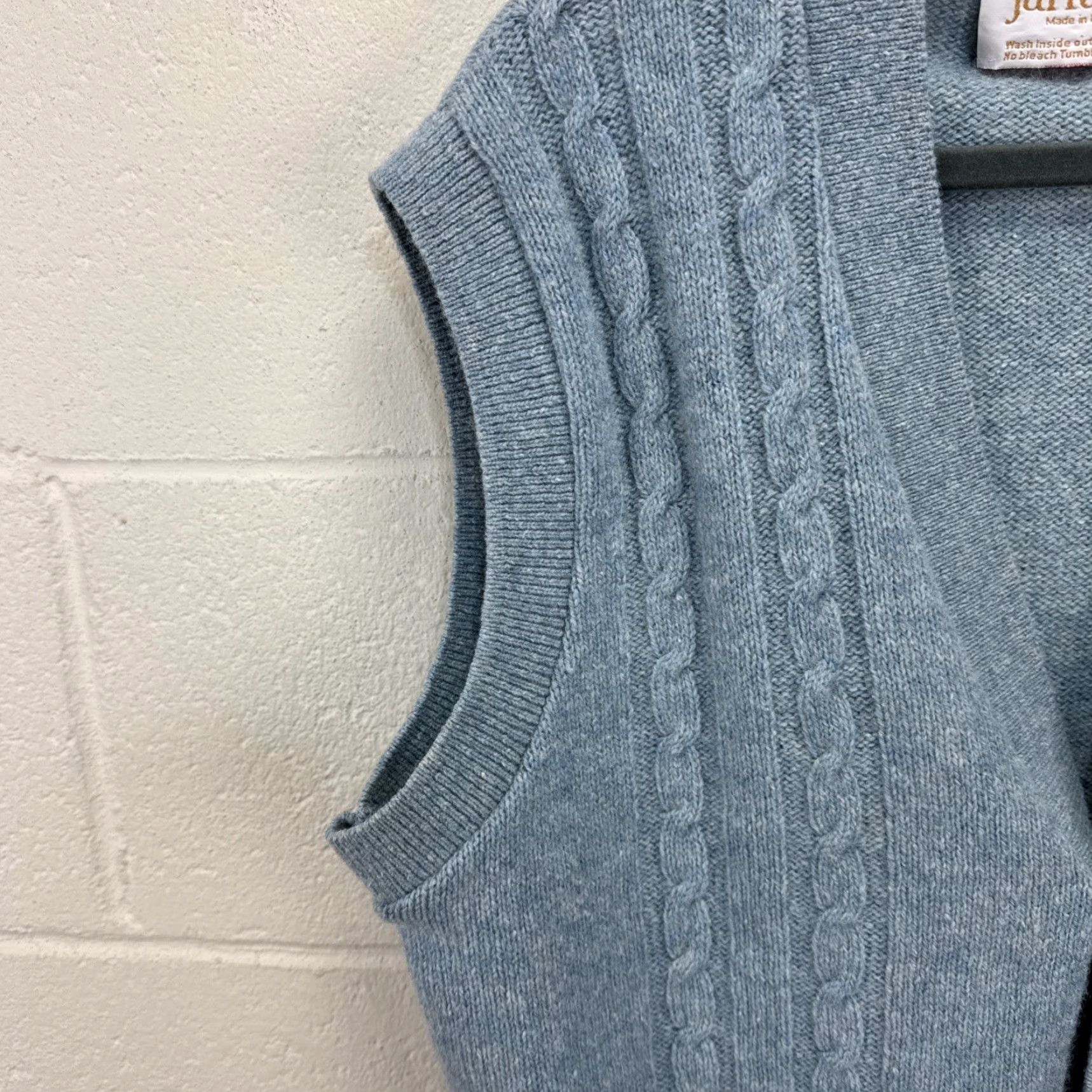 Jantzen VINTAGE Jantzen Cardigan Sweater Vest Mens Large Blue Wool Blend V-Neck Button Closure Sleeveless 70s Grunge Hipster Classic Casual Size US L / EU 52-54 / 3 - 4 Thumbnail