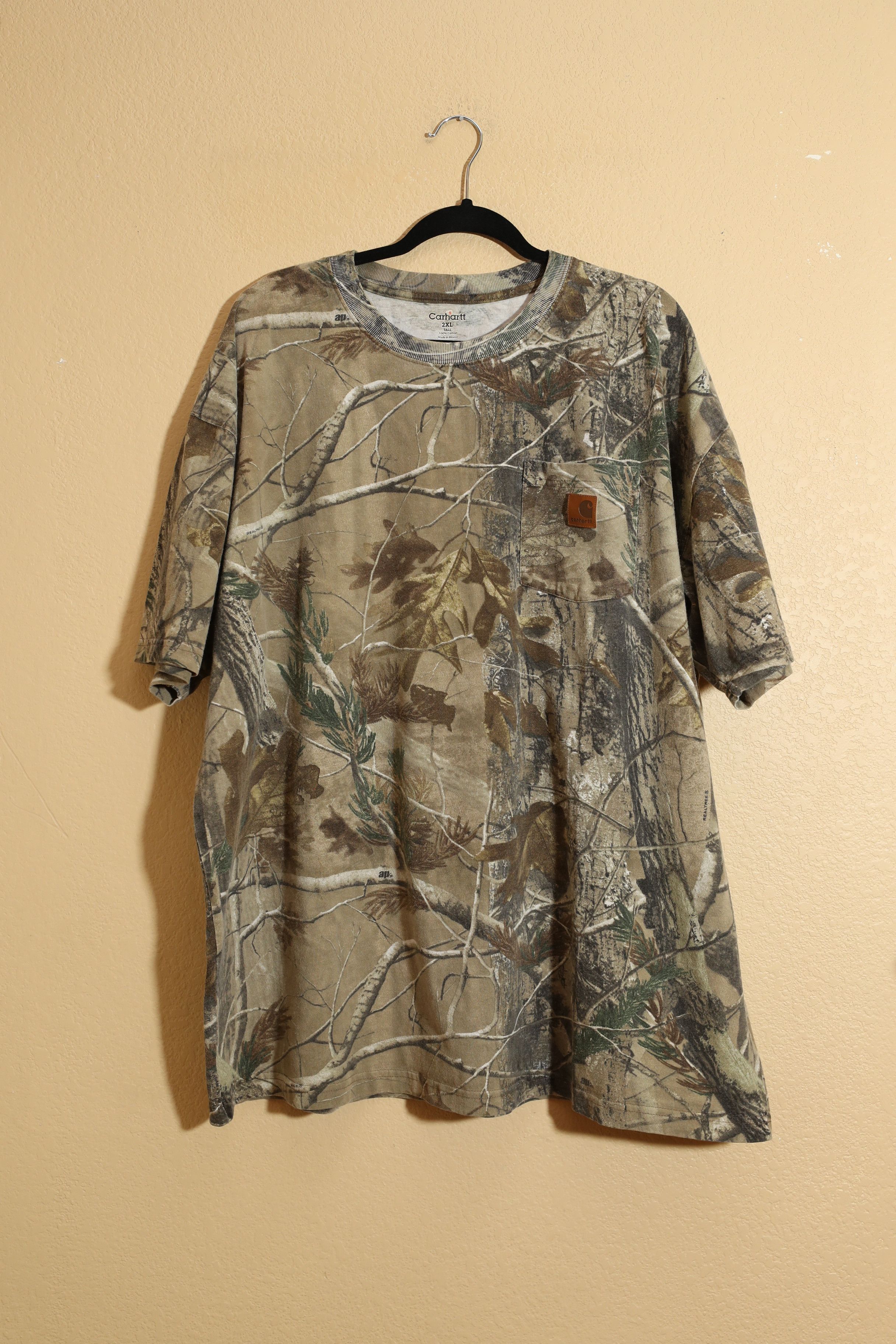 Carhartt Vintage Carhartt K287 CAP Realtree Camo Pocket T-Shirt (2XL) Size US XXL / EU 58 / 5 - 1 Thumbnail