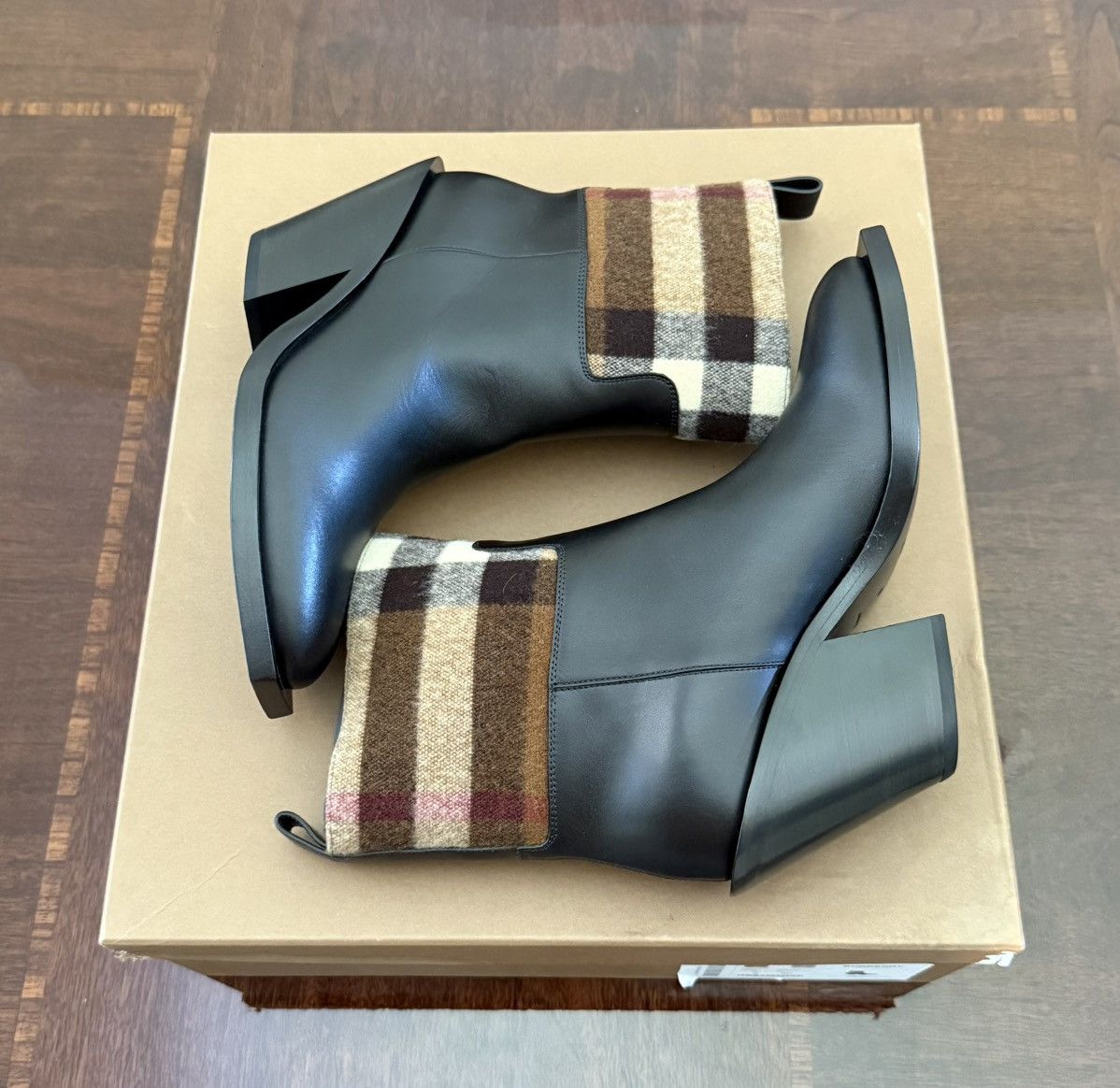 Burberry Burberry Leather Boot Size US 6 / IT 36 - 1 Thumbnail