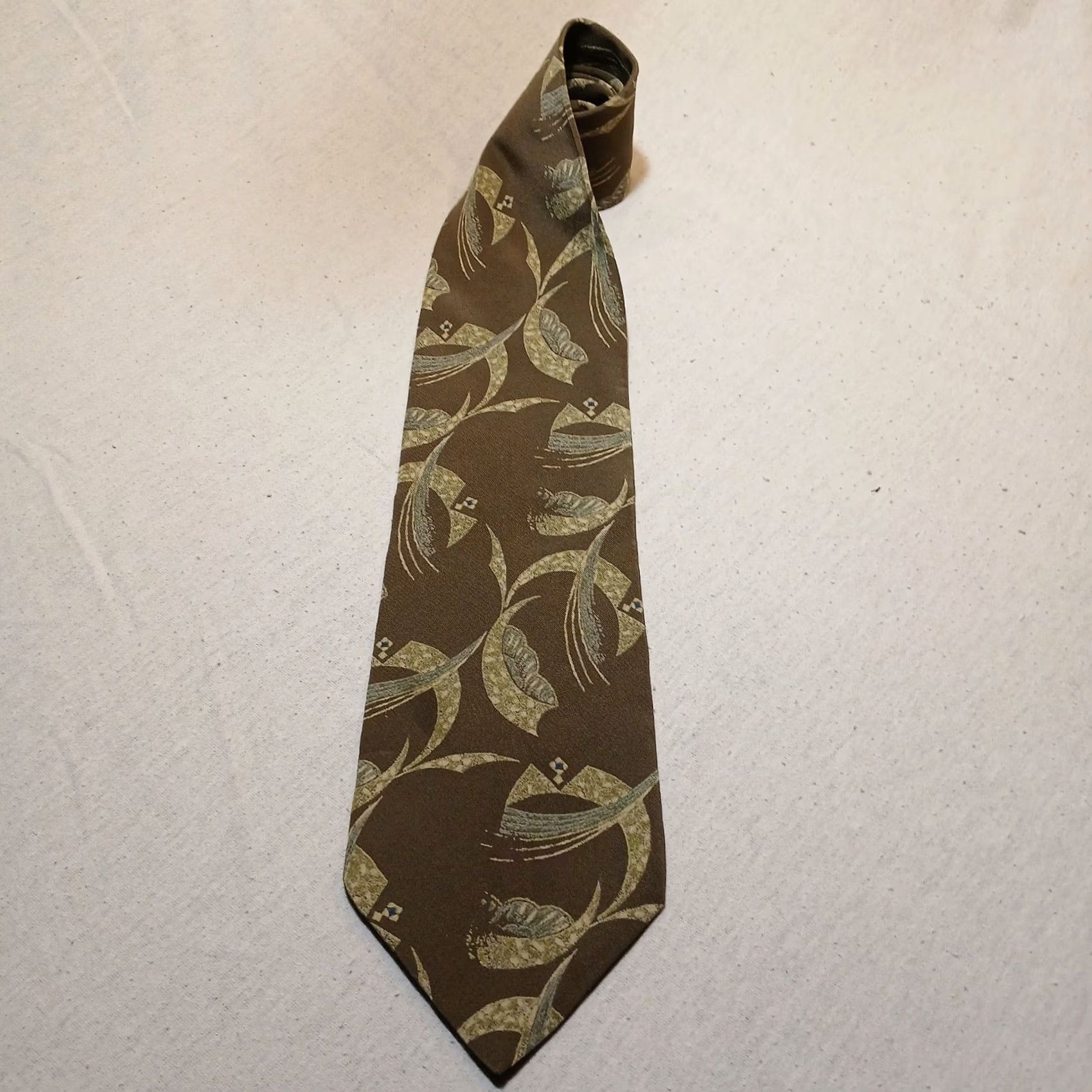 Giorgio Armani Giorgio Armani Tie Green Geometric 56" Silk 3.75" Adjustable Men’s Italy Designer Ballpark Brand Category: Tie (One word not included) Size ONE SIZE - 2 Thumbnail