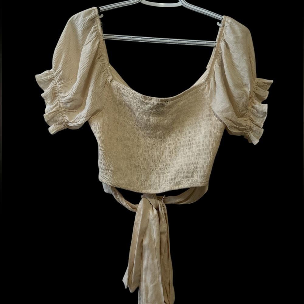 Forever 21 Forever 21 Cream Puff Sleeve Crop Top Size L / US 10 / IT 46 - 3 Thumbnail