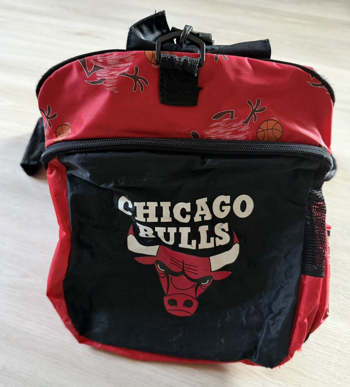 NBA Vintage Looney Tunes Chicago Bulls Duffel Bag NBA 1998 Taz Size ONE SIZE - 10 Thumbnail