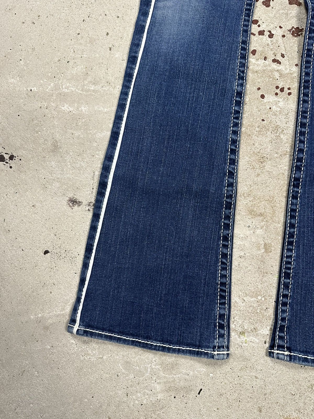 True Religion × Vintage Vintage Y2K True Religion Bobby Big T Flare Denim Pants Jean Size US 27 - 5 Thumbnail