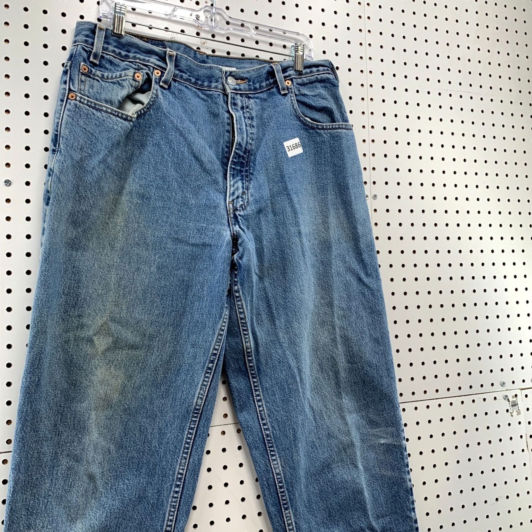 Levi's VINTAGE Levi's 560 Jeans Mens Blue Loose Tapered Fit Distressed 34x33 Size US 42 / EU 58 - 3 Thumbnail