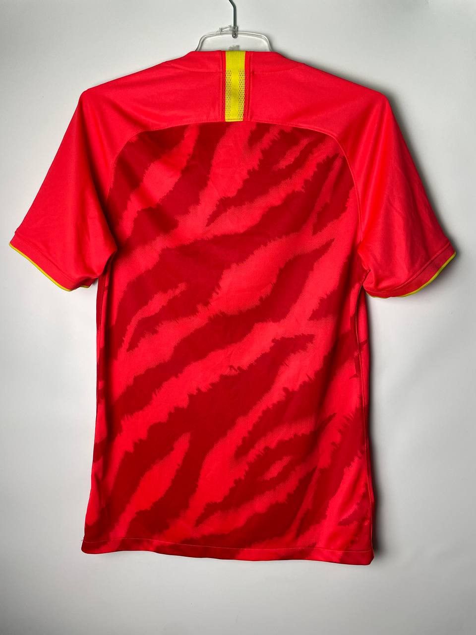 Nike Guangzhou Evergrande FC Soccer Jersey Home Shirt 2020 Nike Size US S / EU 44-46 / 1 - 2 Thumbnail