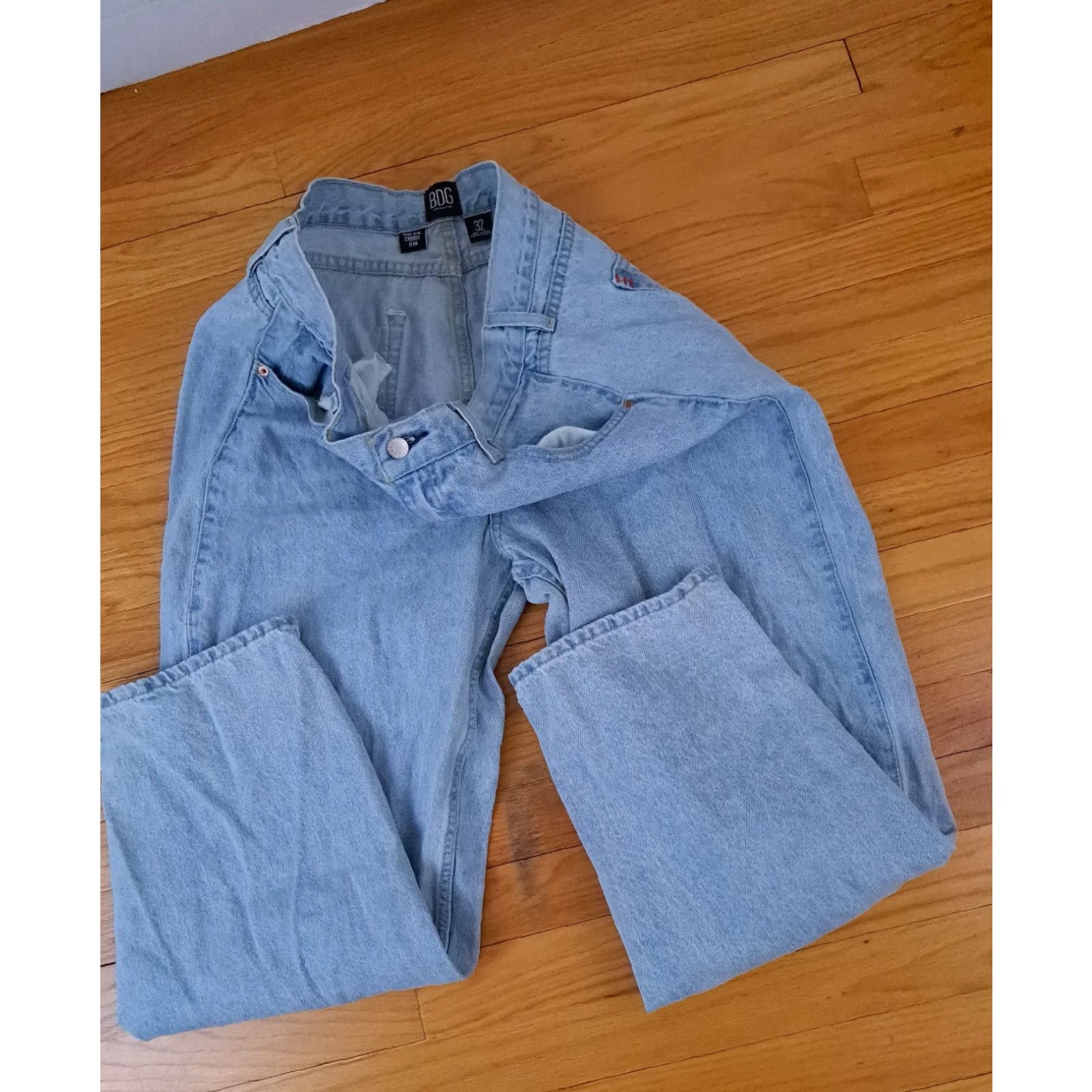Bdg VINTAGE BDG Jeans Baggy High Rise Carrot Blue 32 Blue Wide-Leg Unisex Adults 27 Inseam 34 Waist 32 sz 32? Size US 32 / EU 48 - 2 Thumbnail