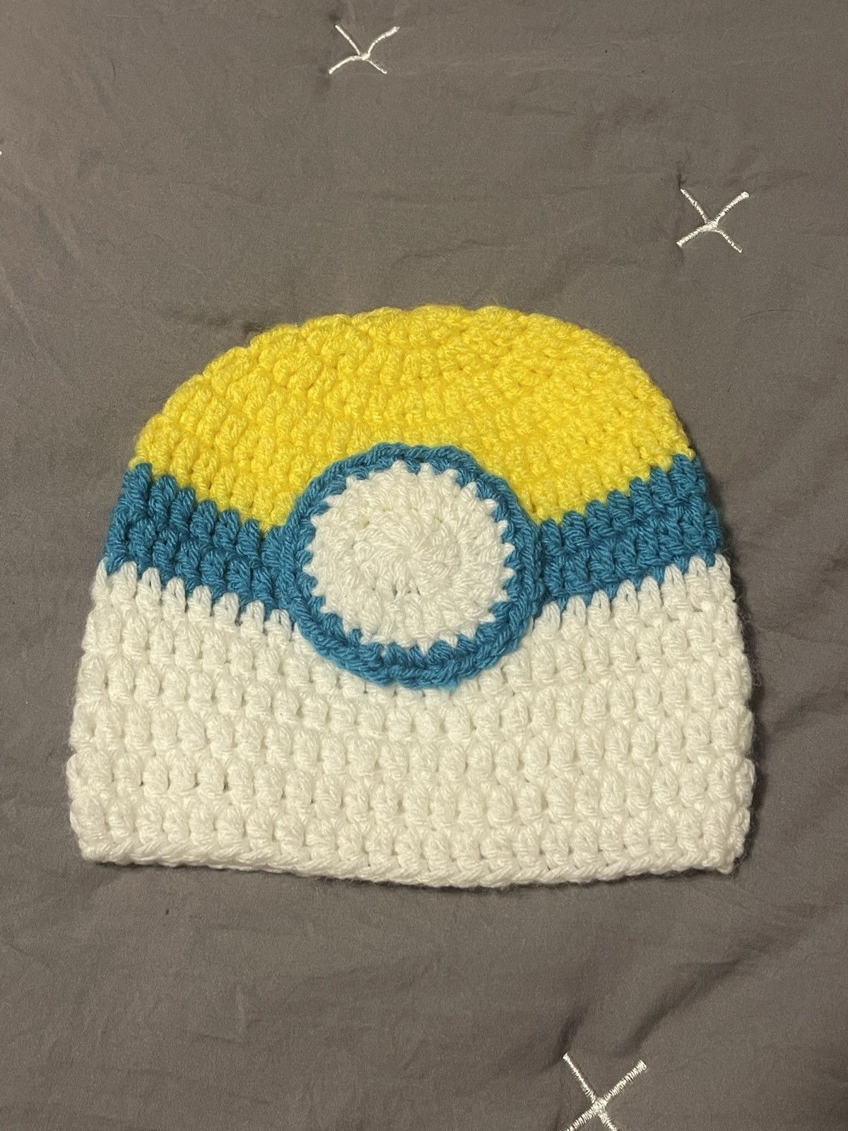 Pokemon Knitted Pokéball Beanie Size ONE SIZE - 1 Thumbnail