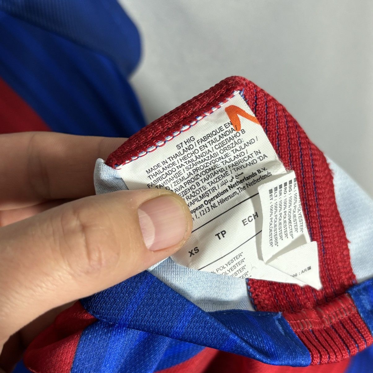 Nike Nike FC Barselona women’s jersey xs sportswear Size XS / US 0-2 / IT 36-38 - 8 Thumbnail