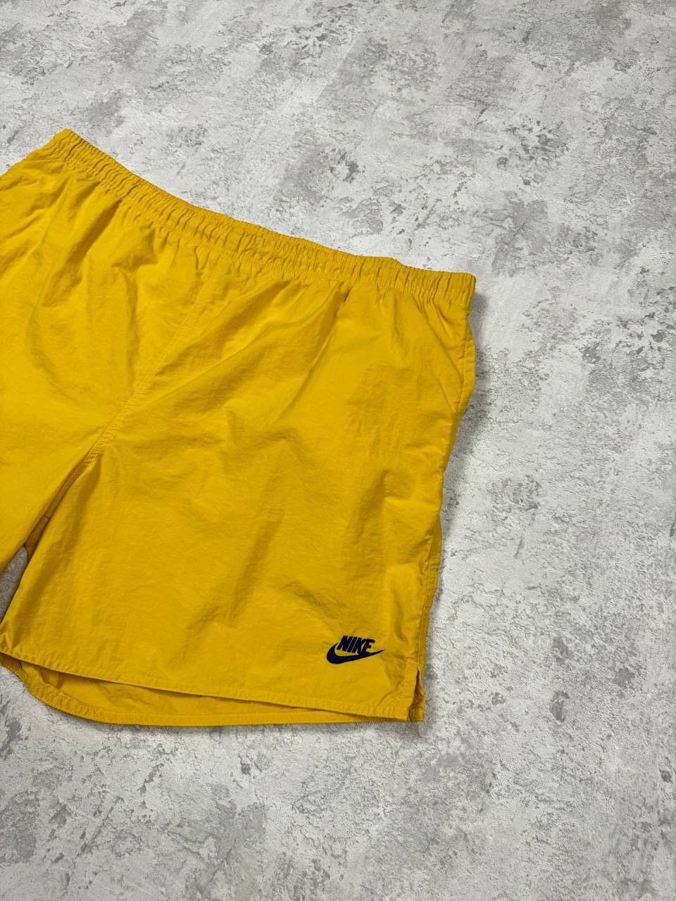Nike RARE Vintage Nike Yellow Shorts Big Logo Size XL Size US 37 - 4 Thumbnail
