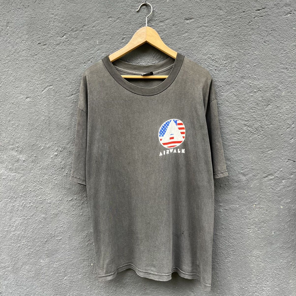 Airwalk Thrashed Faded 90s Airwalk Skateboard Brand Tee Size US L / EU 52-54 / 3 - 3 Thumbnail