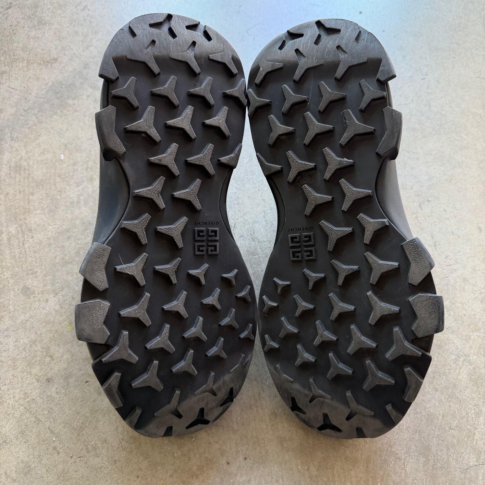 Givenchy Givenchy Monumental Mallow Low Top Black Rubber Size US 12 / EU 45 - 9 Thumbnail