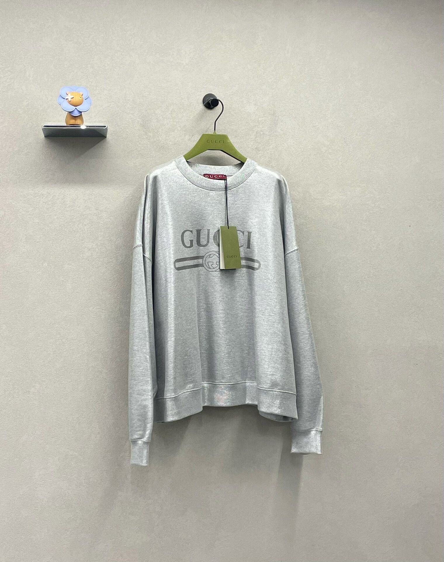 Gucci gucci silver logo sweatshirt size m Size US M / EU 48-50 / 2 - 3 Thumbnail