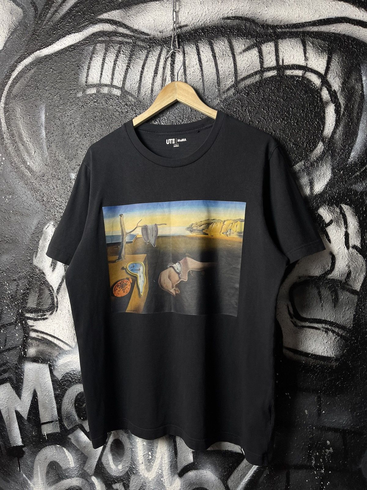 Uniqlo Uniqlo x MoMA Salvador Dali Graphic Logo T-Shirt Men’s Size L Size US L / EU 52-54 / 3 - 1 Thumbnail