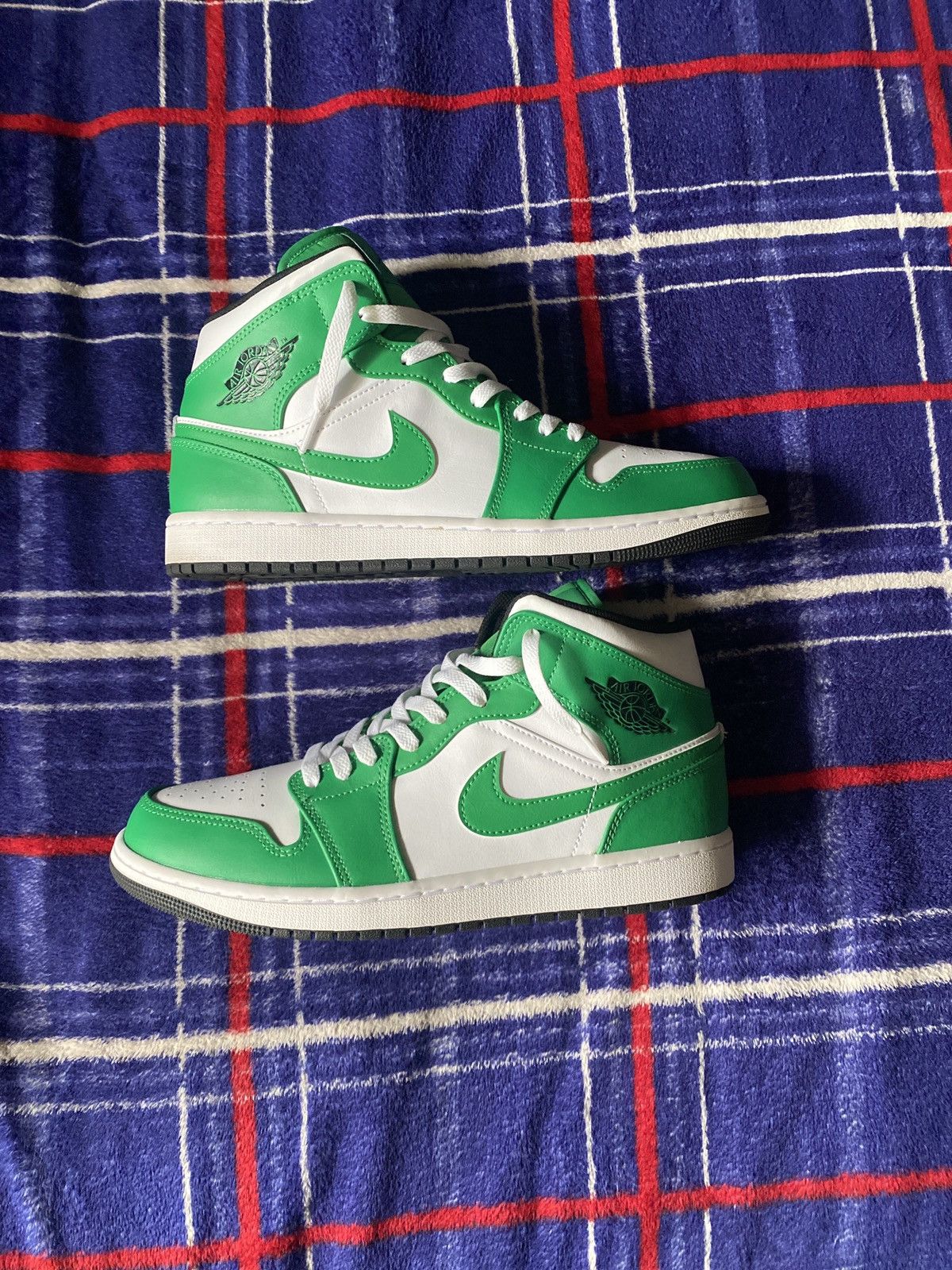 Nike Air jordan 1 mid lucky green Size US 11 / EU 44 - 1 Thumbnail