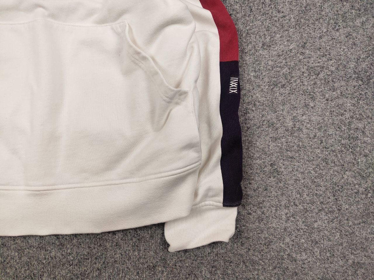 Japanese Brand INXX Season 8 Japanese Brand Design White Zip Hoodie Size US S / EU 44-46 / 1 - 10 Thumbnail