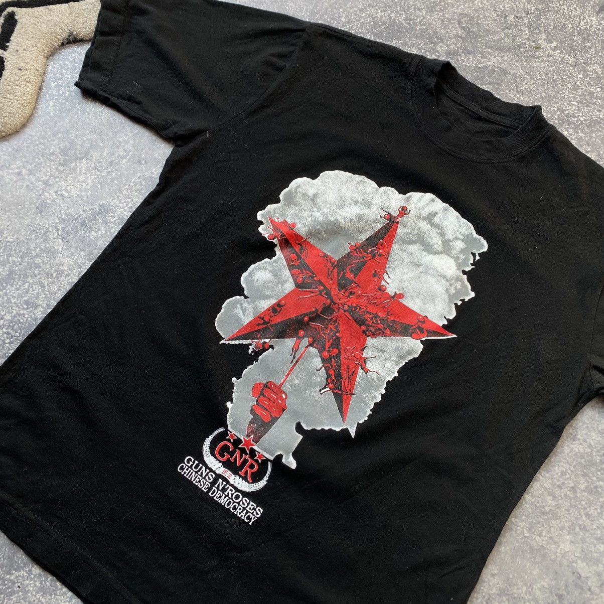 Band Tees Vintage Guns N Roses Big Logo Graphic 90’s band tee Size US M / EU 48-50 / 2 - 2 Thumbnail
