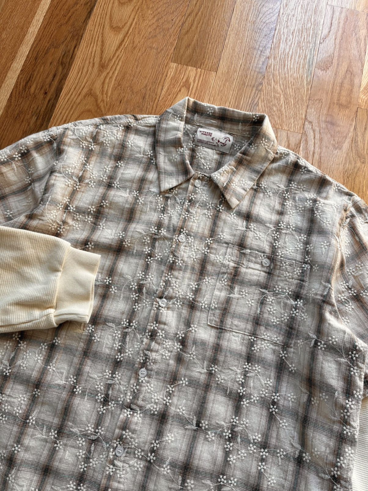Other Vitesse Haute Cropped Boxy Embroidery Waffle Button Up L Size US L / EU 52-54 / 3 - 2 Thumbnail