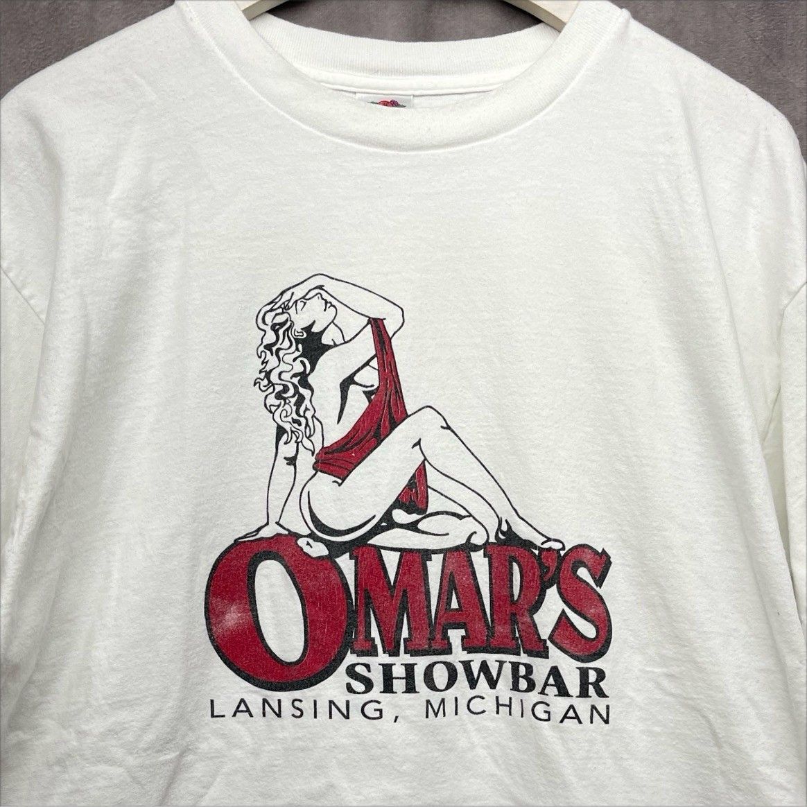Fruit Of The Loom VINTAGE OMARS SHOWBAR STRIP GENTLEMENS CLUB T SHIRT LANSING Size US XL / EU 56 / 4 - 2 Thumbnail
