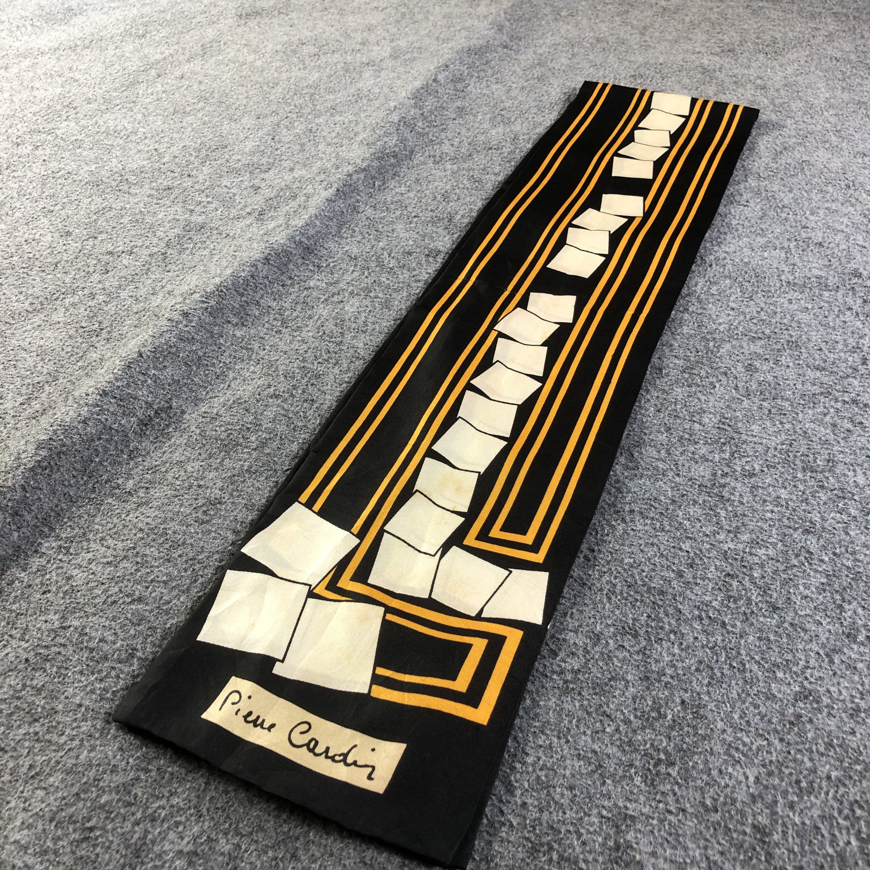 Pierre Cardin Vintage Pierre Cardin Abstract Silk Stole Silk Scarf M934 Size ONE SIZE - 3 Thumbnail