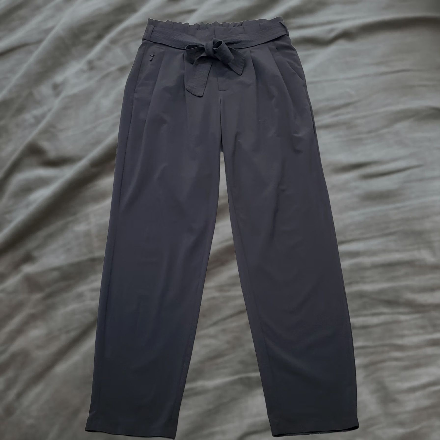 Athleta Athleta Pants II Womens 2 Black Pleated Comfort Stretch Belted Waist Size 26" / US 2 / IT 38 - 1 Thumbnail