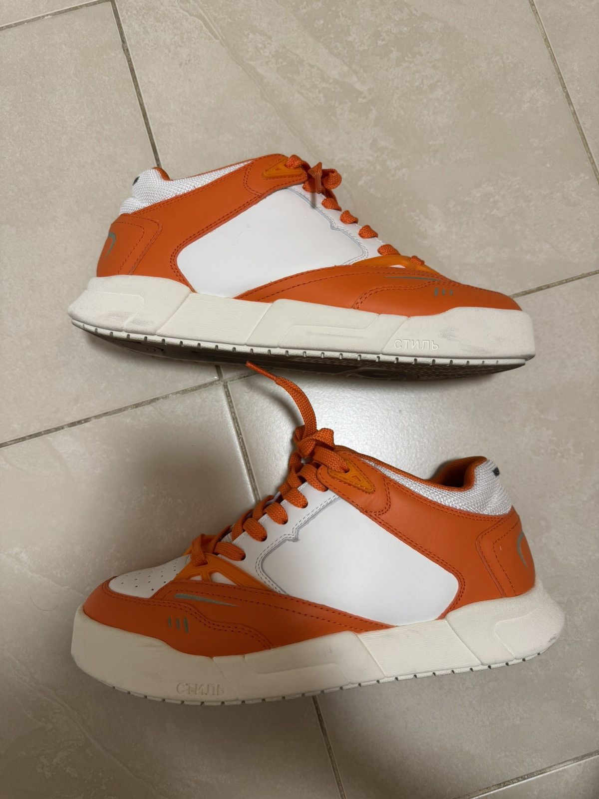 Heron Preston Heron Preston Low Key Logo Low-Top Leather Sneakers Size 41 Size US 8 / EU 41 - 8 Thumbnail