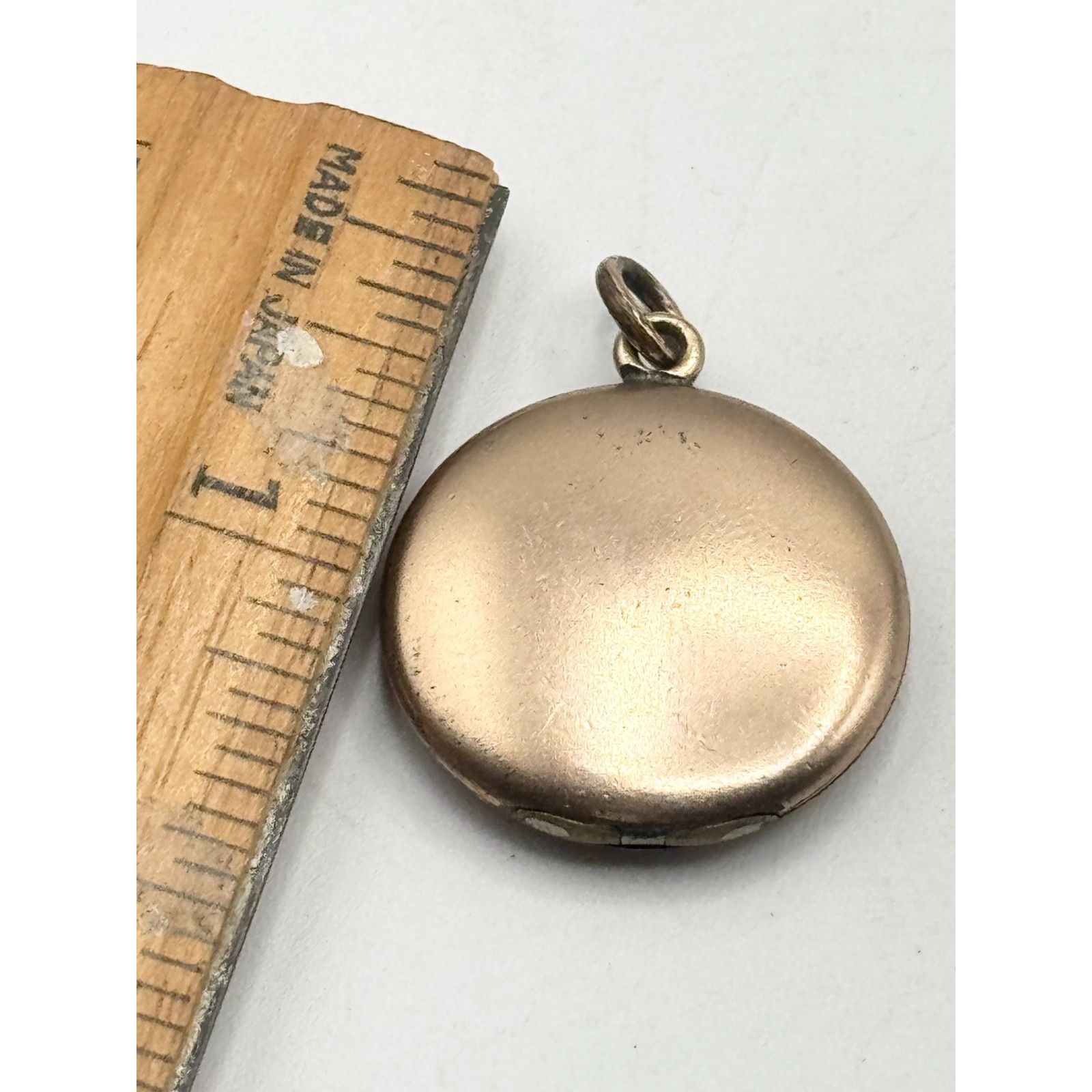 Vintage Antique estate gold filled monogrammed circle locket Size ONE SIZE - 5 Thumbnail