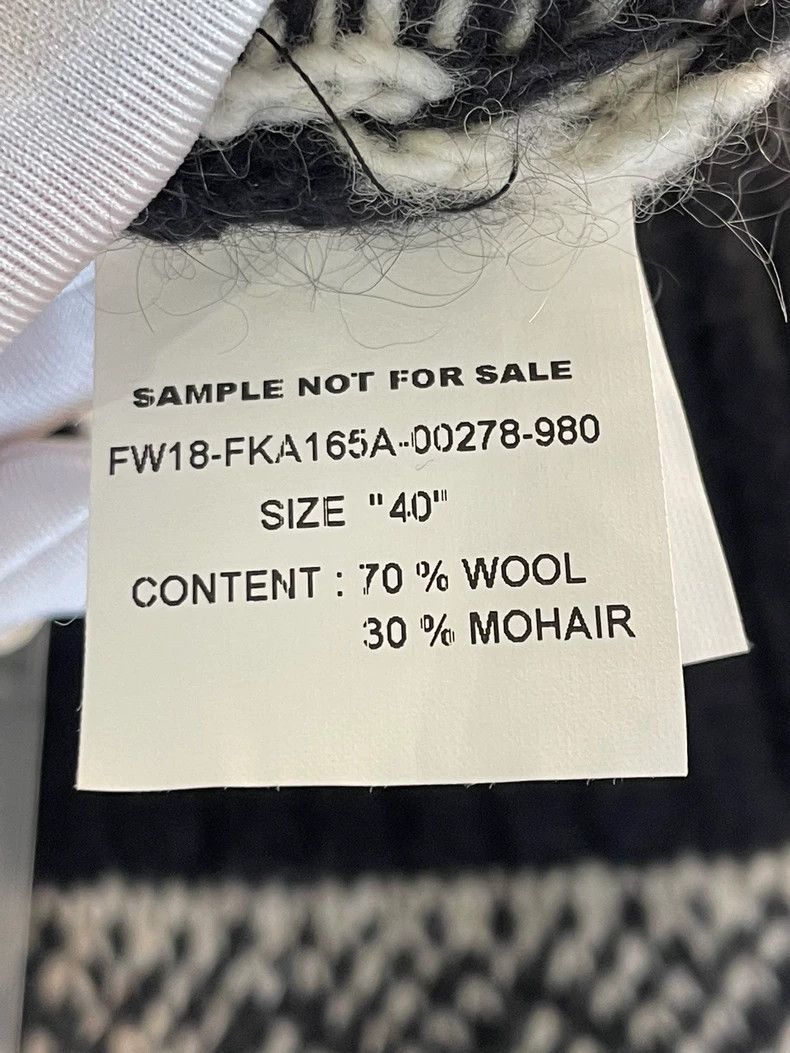 Thom Browne Thom Browne Black fur with short sleeves Size S / US 4 / IT 40 - 4 Thumbnail