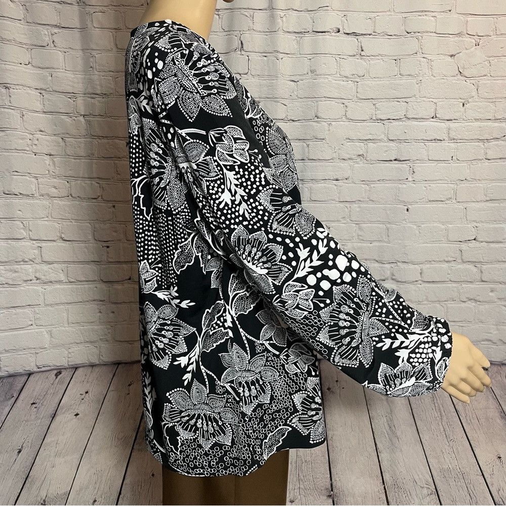 Other Susan Graver Floral Liquid Knit V-Neck Black White Tunic To Size L / US 10 / IT 46 - 3 Thumbnail