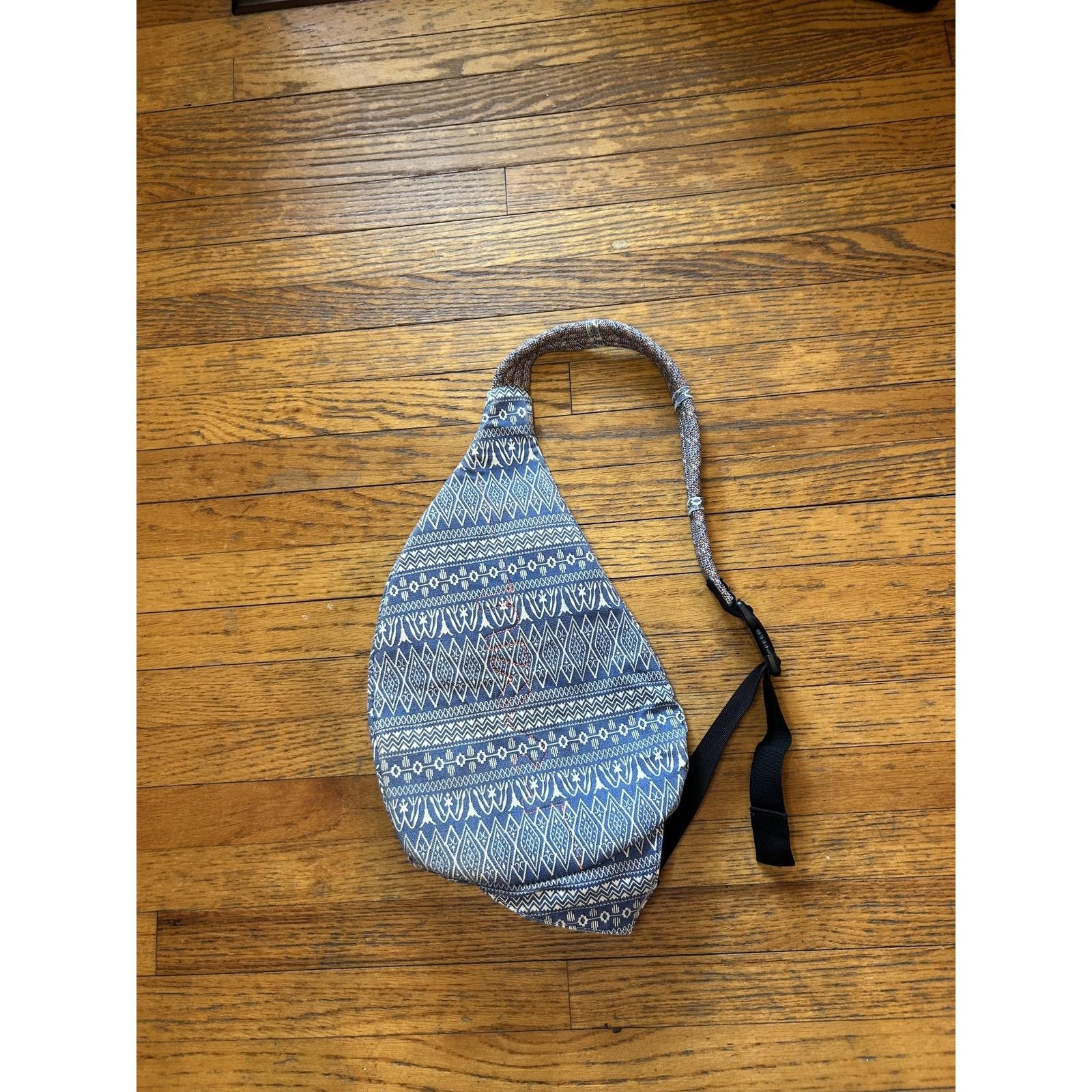 KAVU KAVU Rope Sling Bag Womens Blue White Aztec Pattern Backpack Size ONE SIZE - 4 Thumbnail