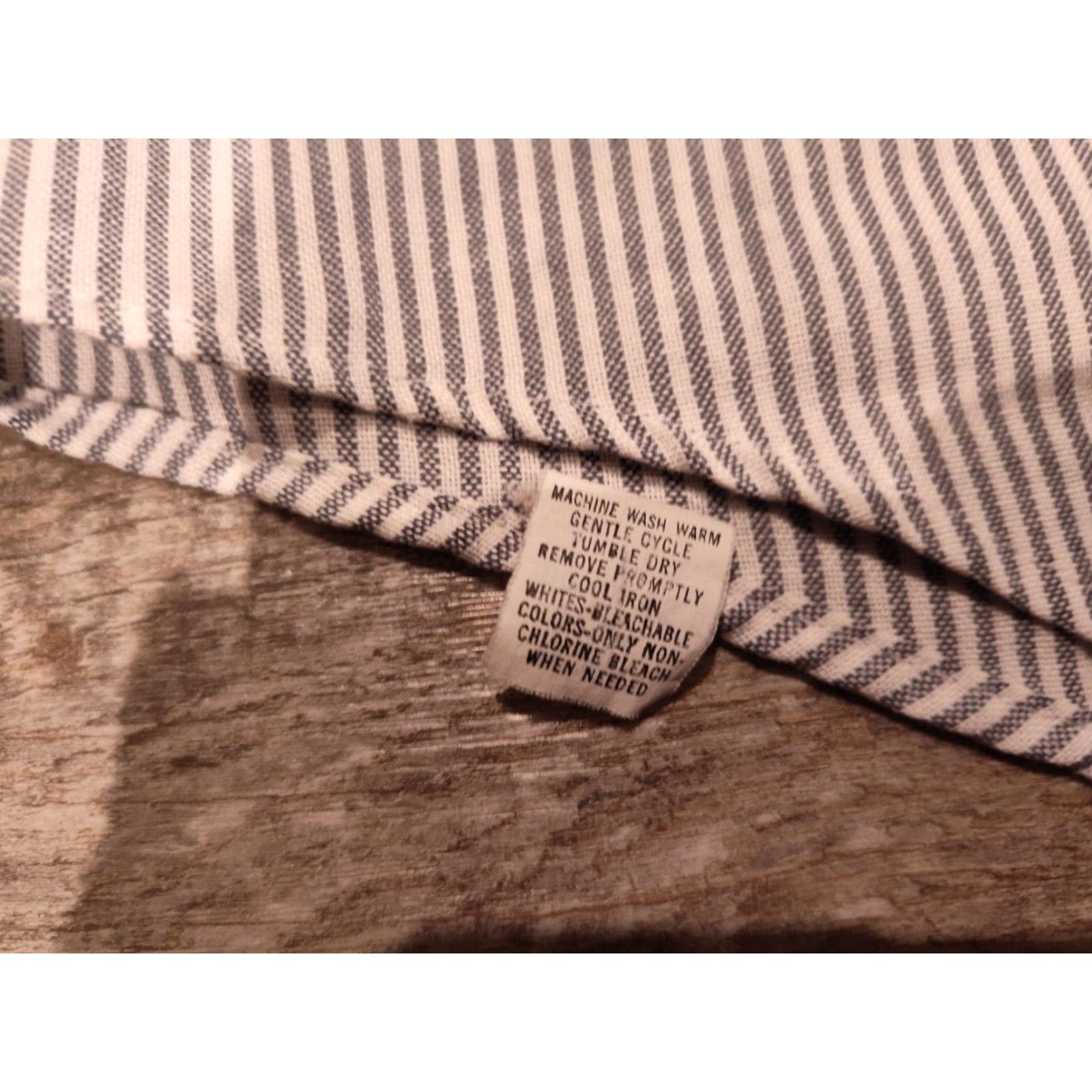 Vintage VINTAGE Bell's Striped Short Sleeve Button-Up Shirt USA Made Size 16 Men White/Gray Cotton Polyester Pocketed Buttons Size US L / EU 52-54 / 3 - 3 Thumbnail