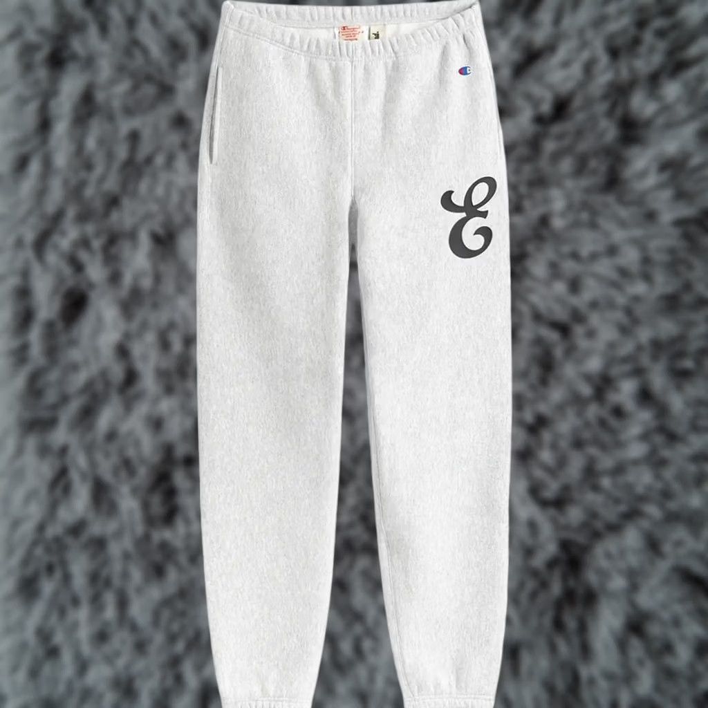Champion Champion Sweat Pants for Men M Gray Cotton Big Logo Logo Pattern Old School Style Straight Fit Size US 31 - 1 Thumbnail