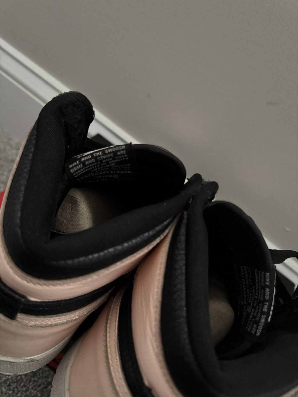 Jordan Brand × Nike Nike Air Jordan 1 Retro High OG GS Crimson Tint Size US 6.5 / EU 39-40 - 5 Thumbnail