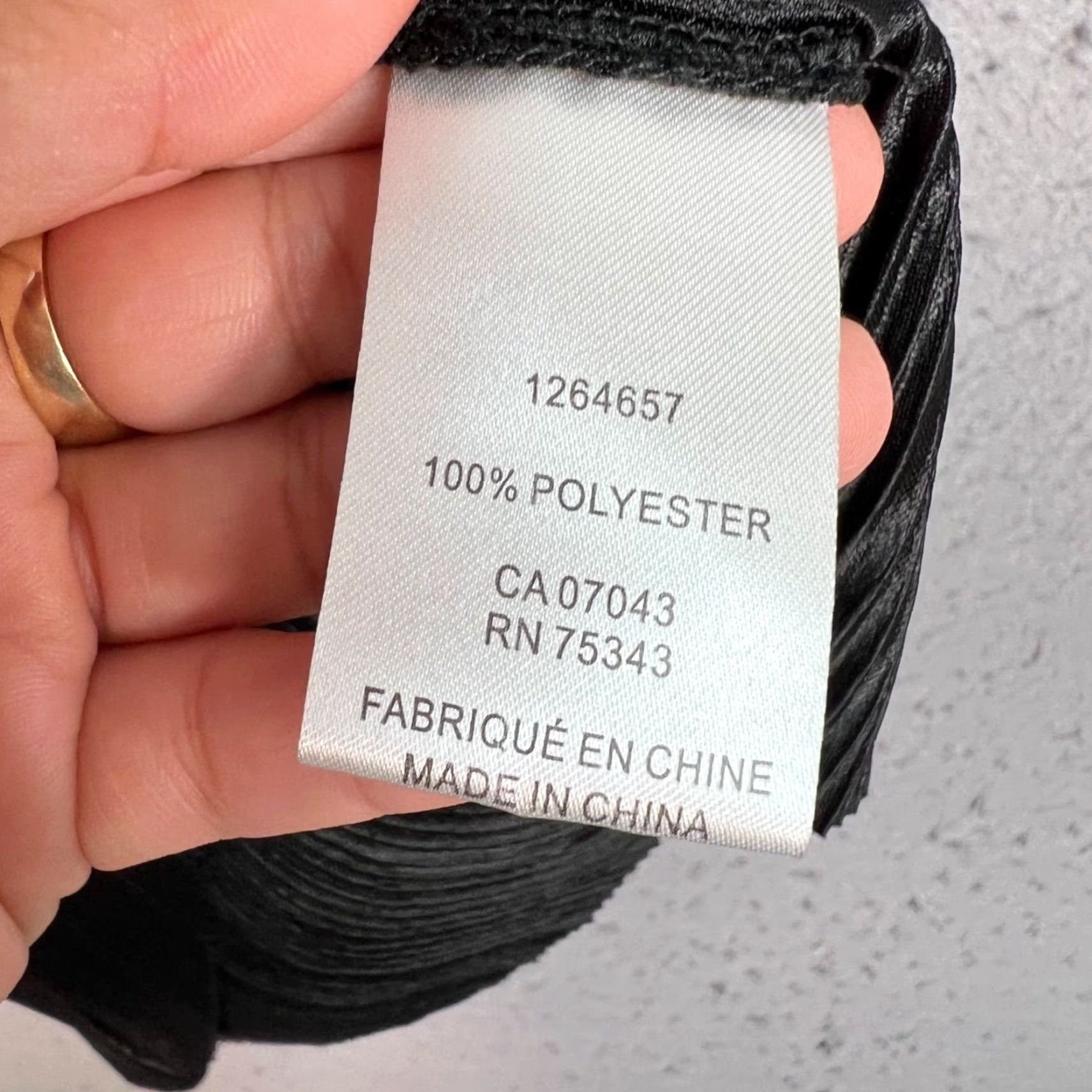 Rachel Zoe Rachel Zoe Black Sleeveless Pleated Top Womens Size Medium Shirt Tank Adult Womens M Black Pleated 90s Vintage Size M / US 6-8 / IT 42-44 - 4 Thumbnail