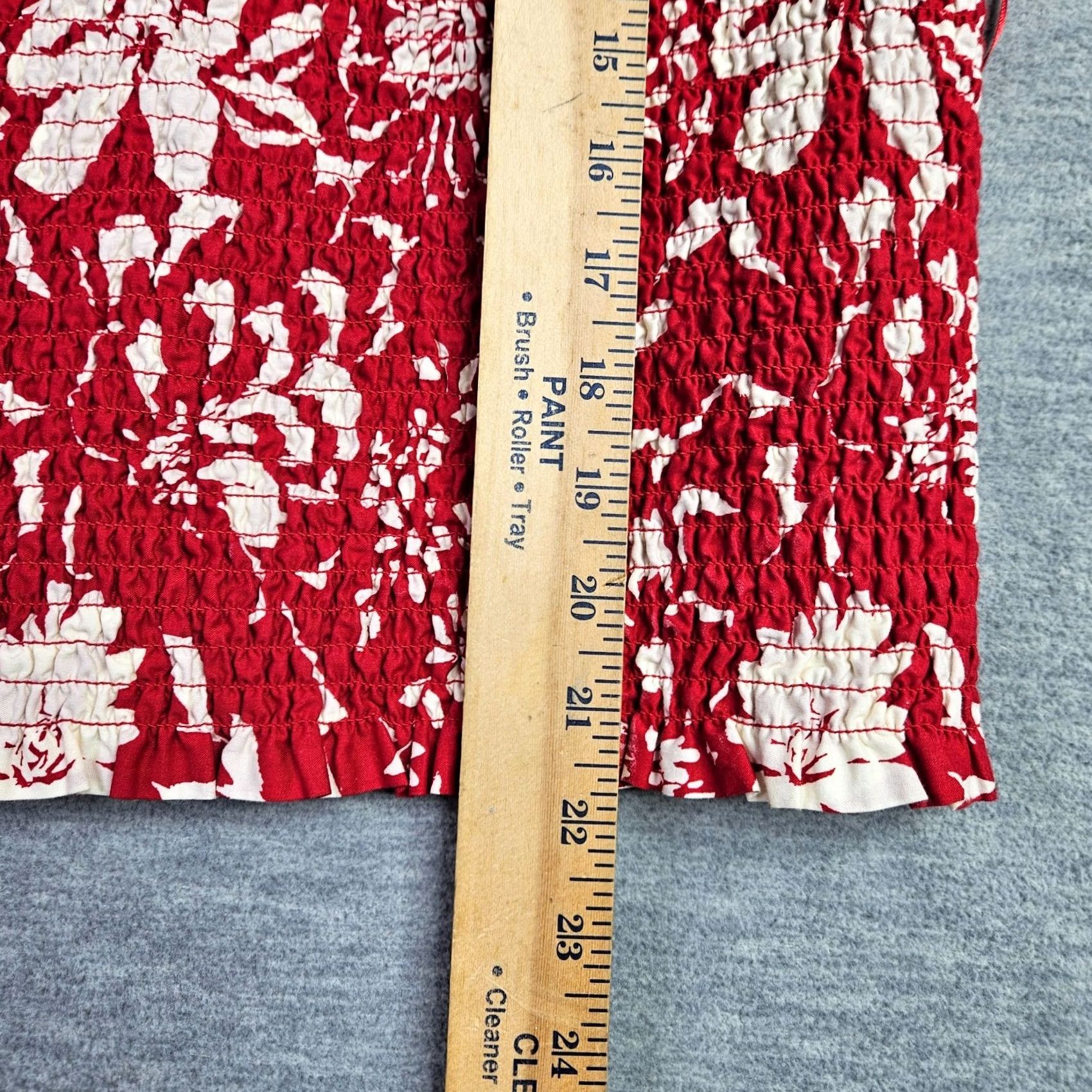Old Navy Old Navy Woman’s Large Red Floral Smocked Crop Top Ruffle Strap Sleeveless Size L / US 10 / IT 46 - 4 Thumbnail